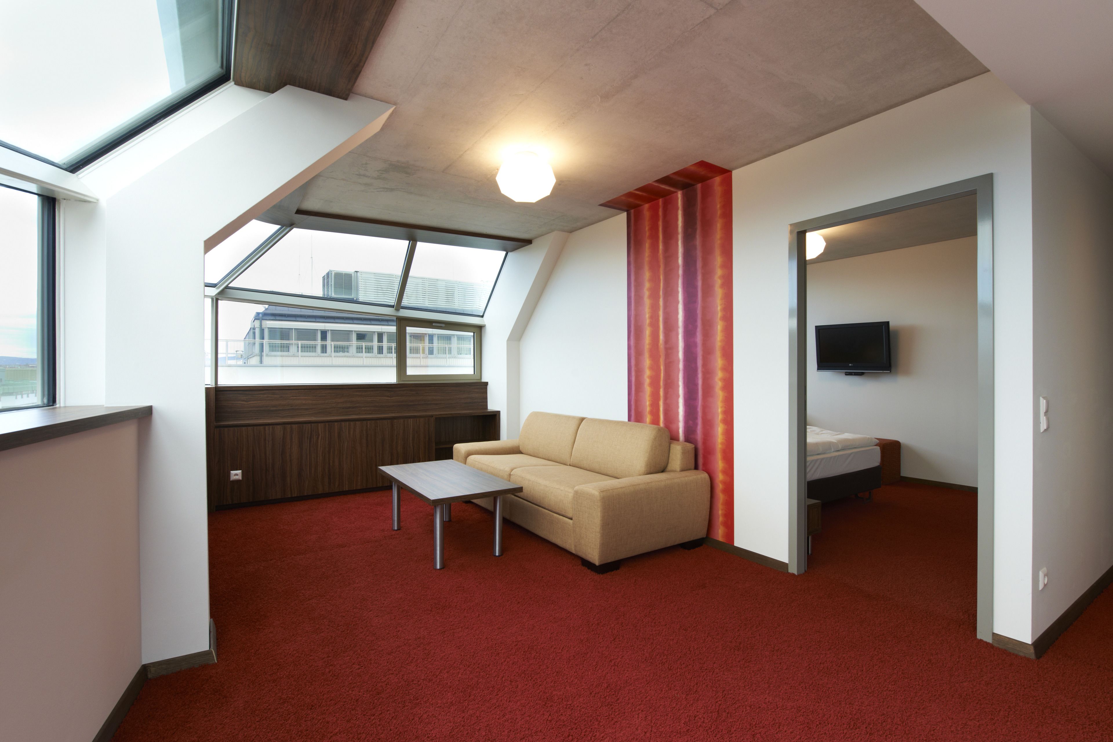 SIMM's Hotel