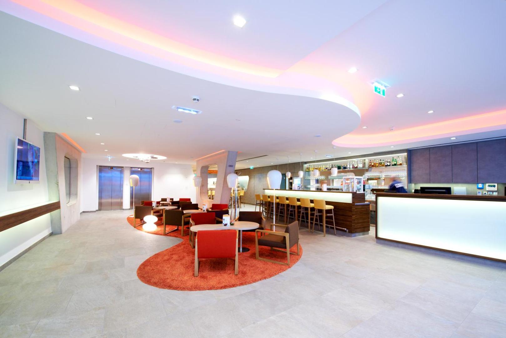 SIMM's Hotel