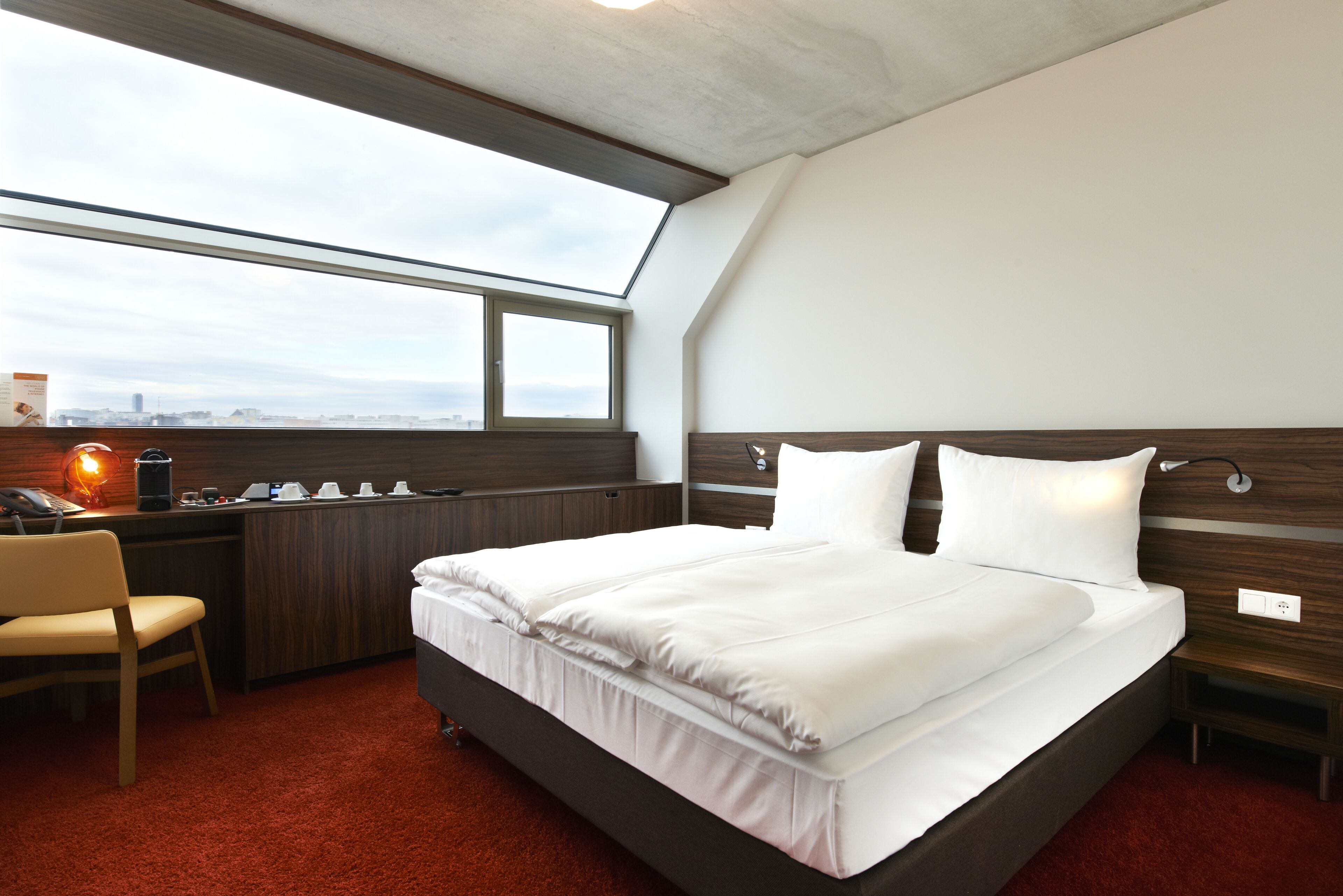 SIMM's Hotel