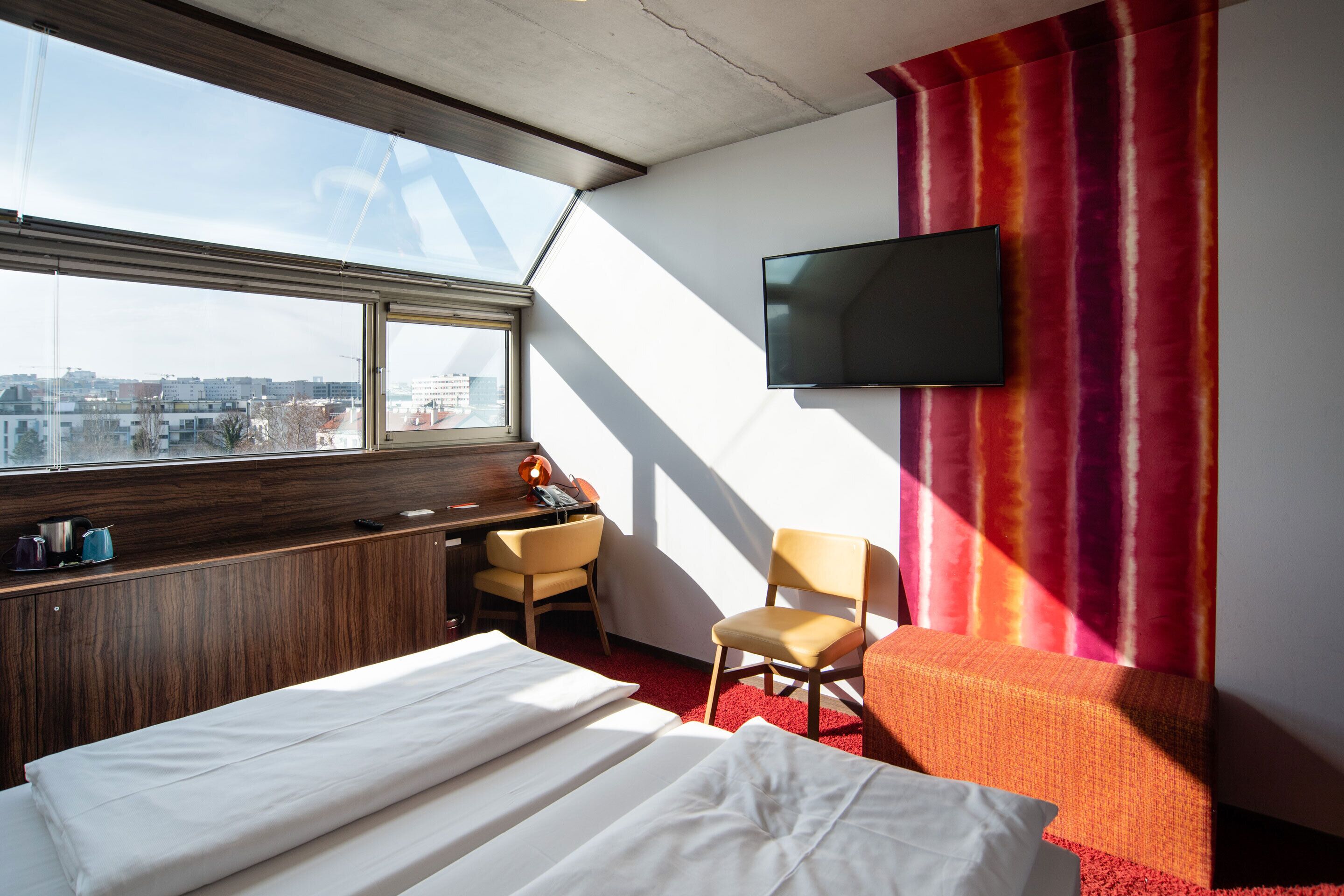 SIMM's Hotel