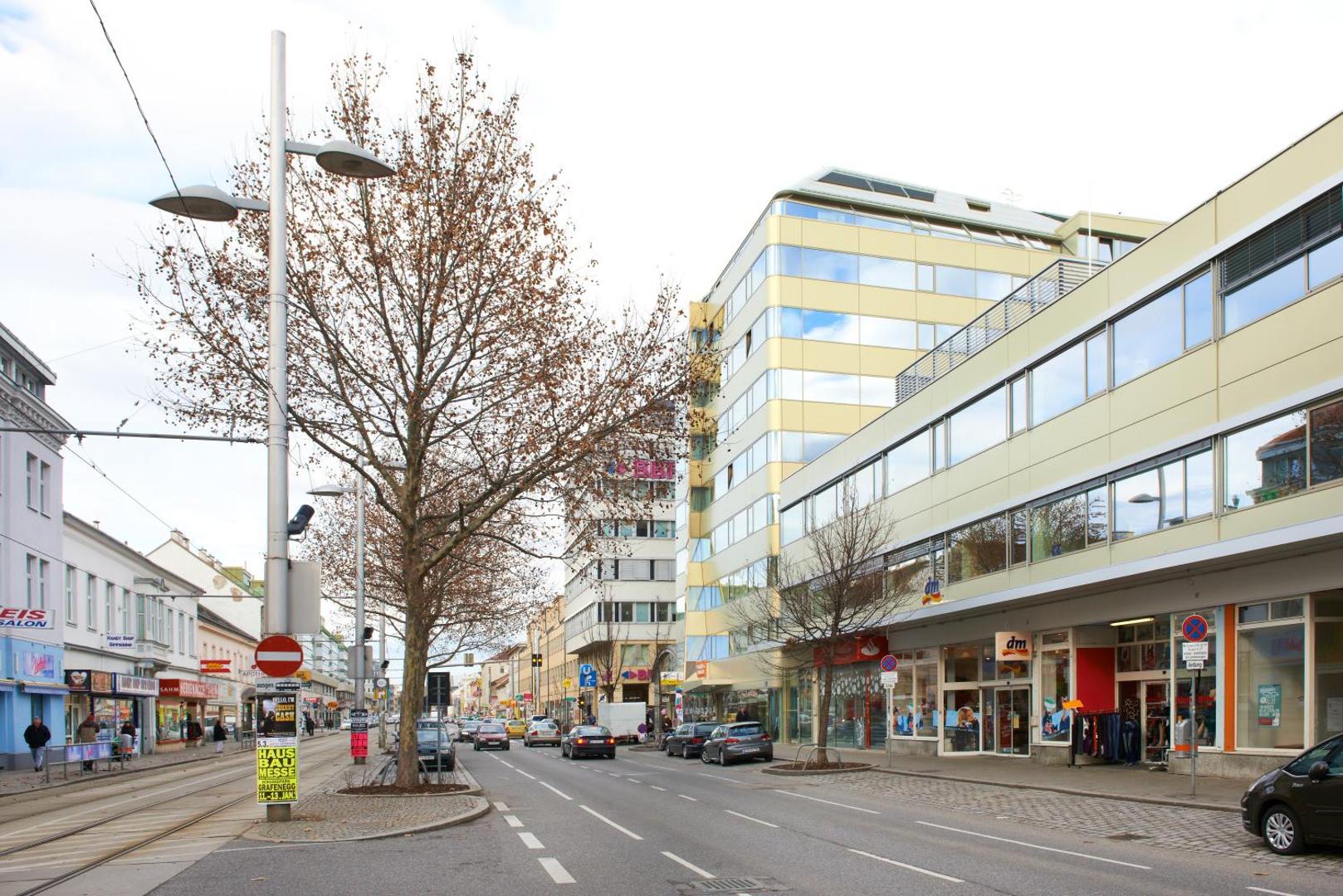 SIMM's Hotel