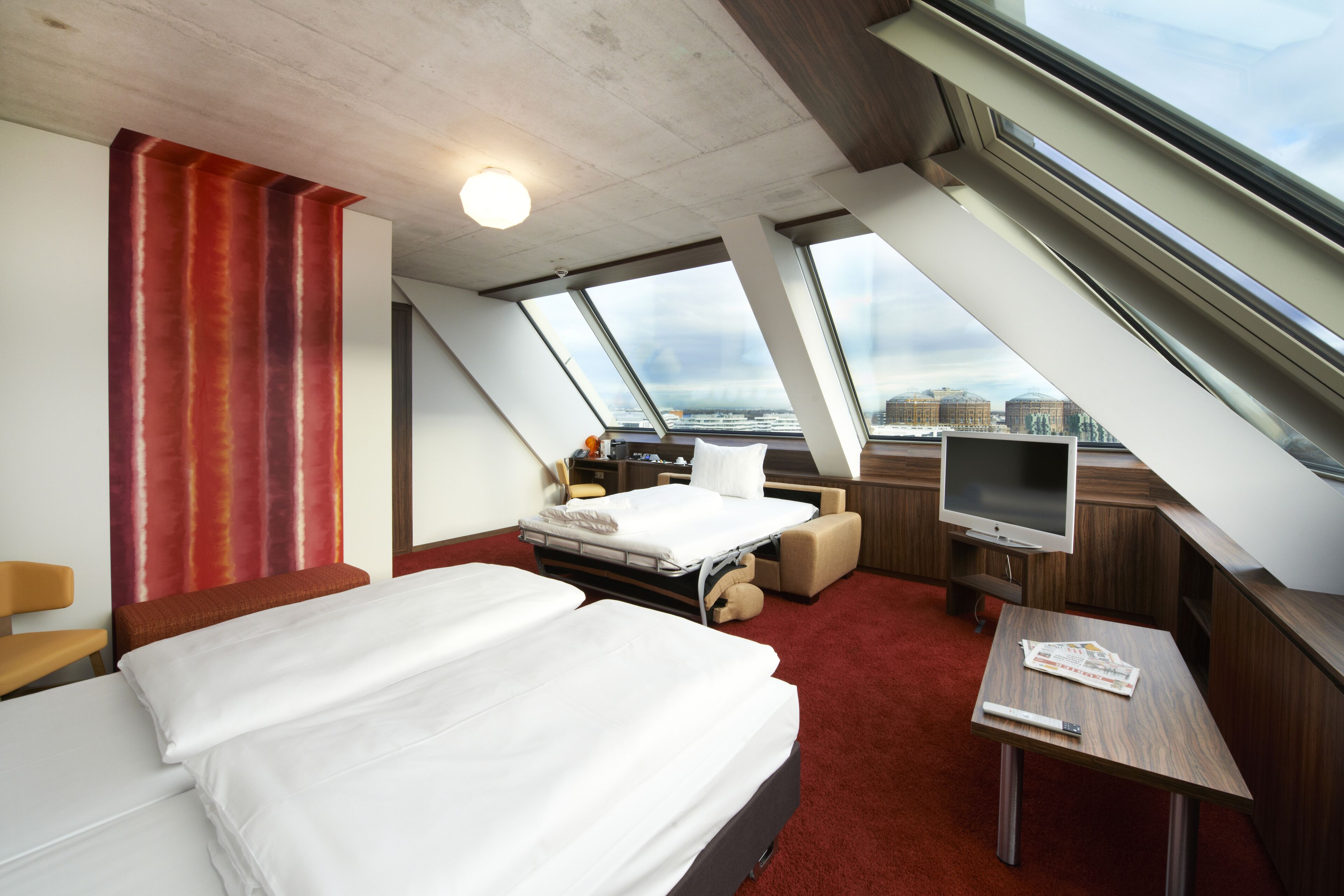 SIMM's Hotel