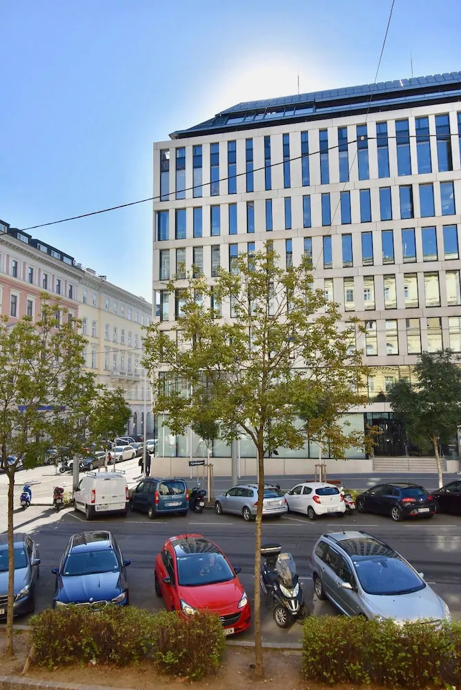 Stock Exchange Apartment