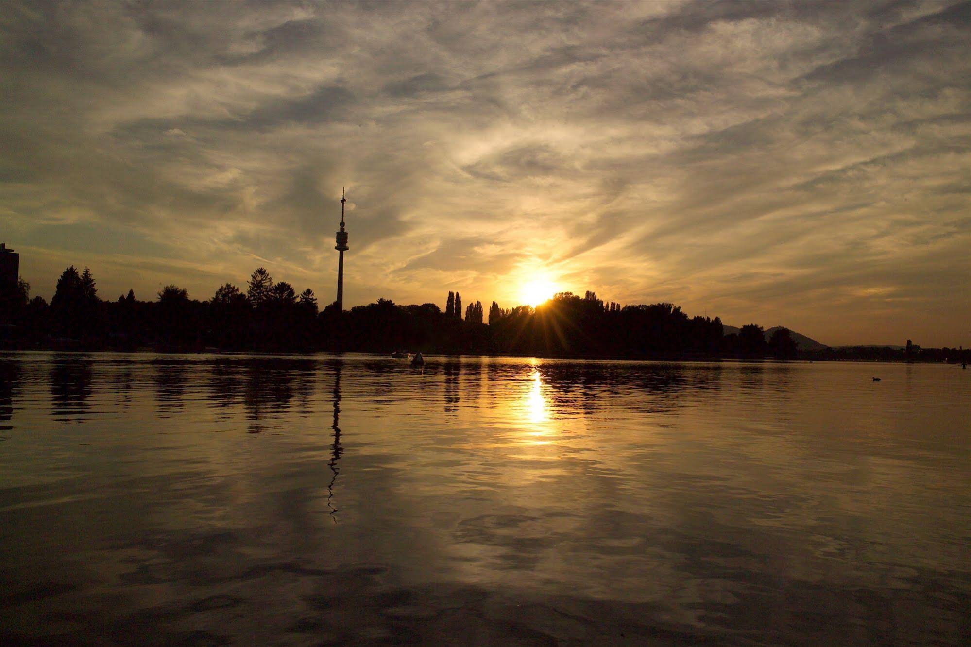 Strandhotel Alte Donau