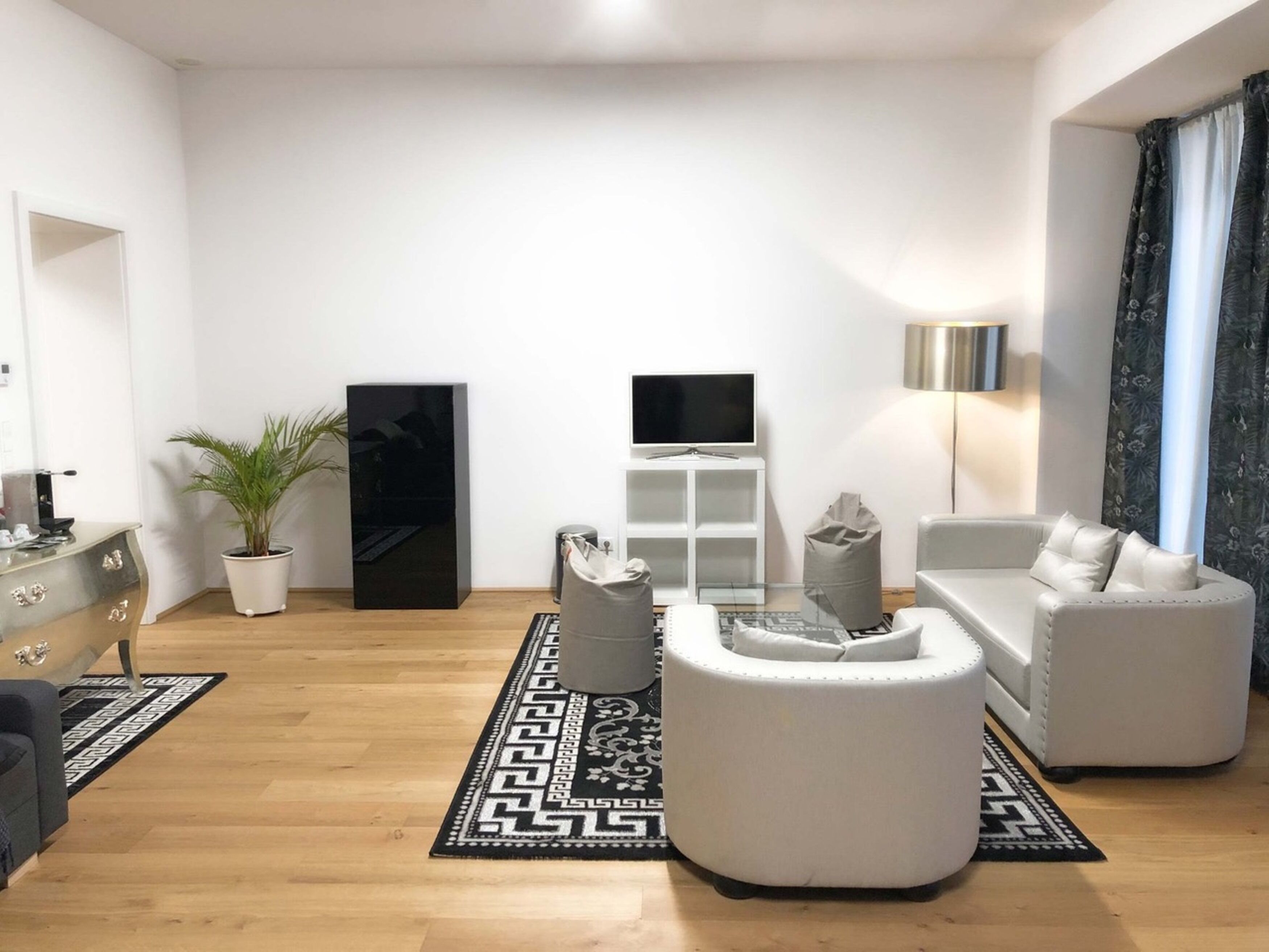 Street Living Hotel