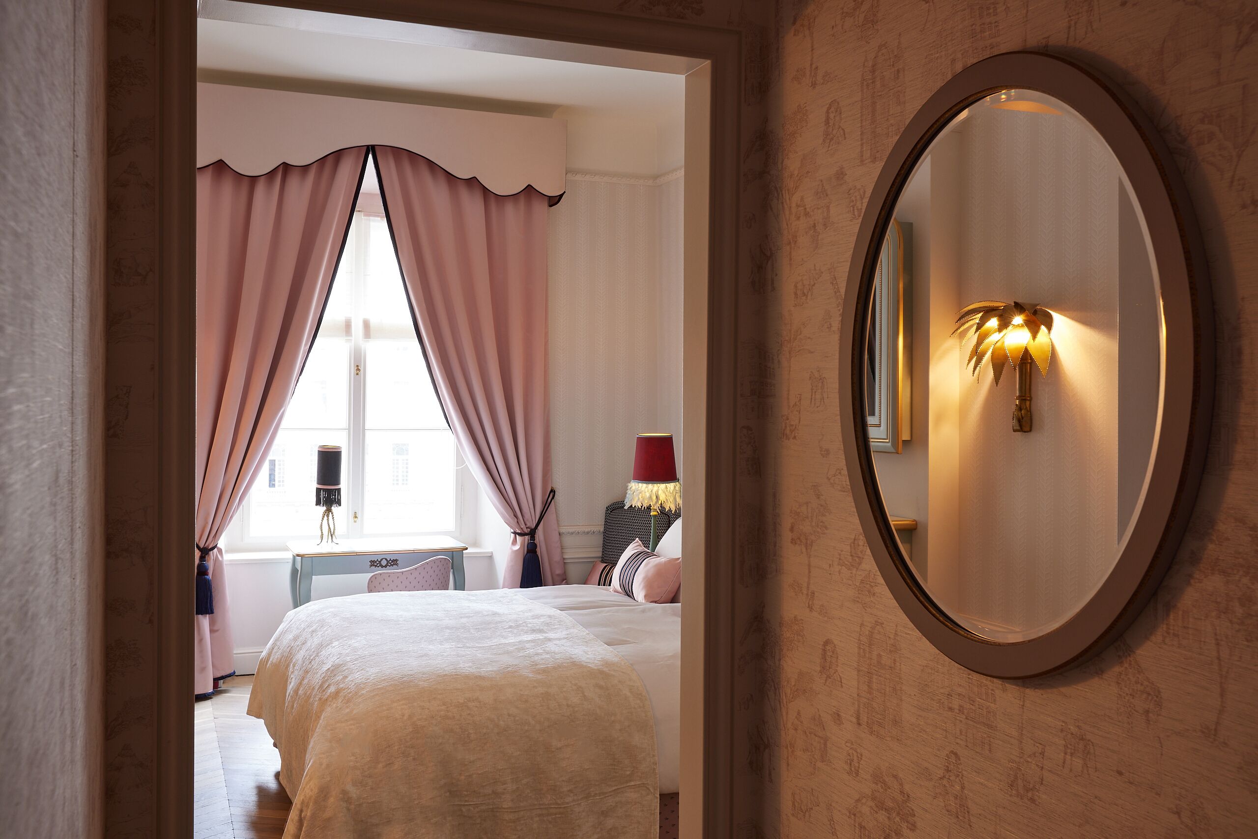 The Leo Grand Hotel