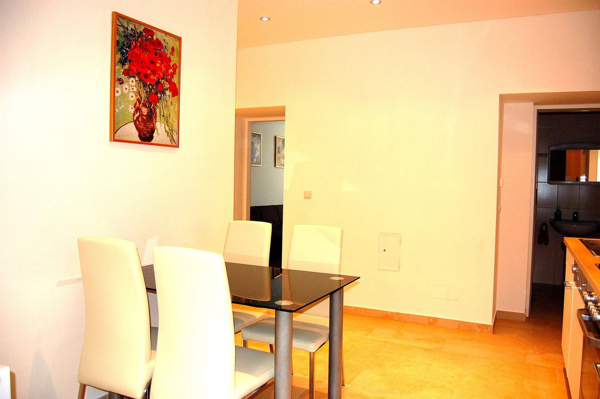 Vienna Family Apartments