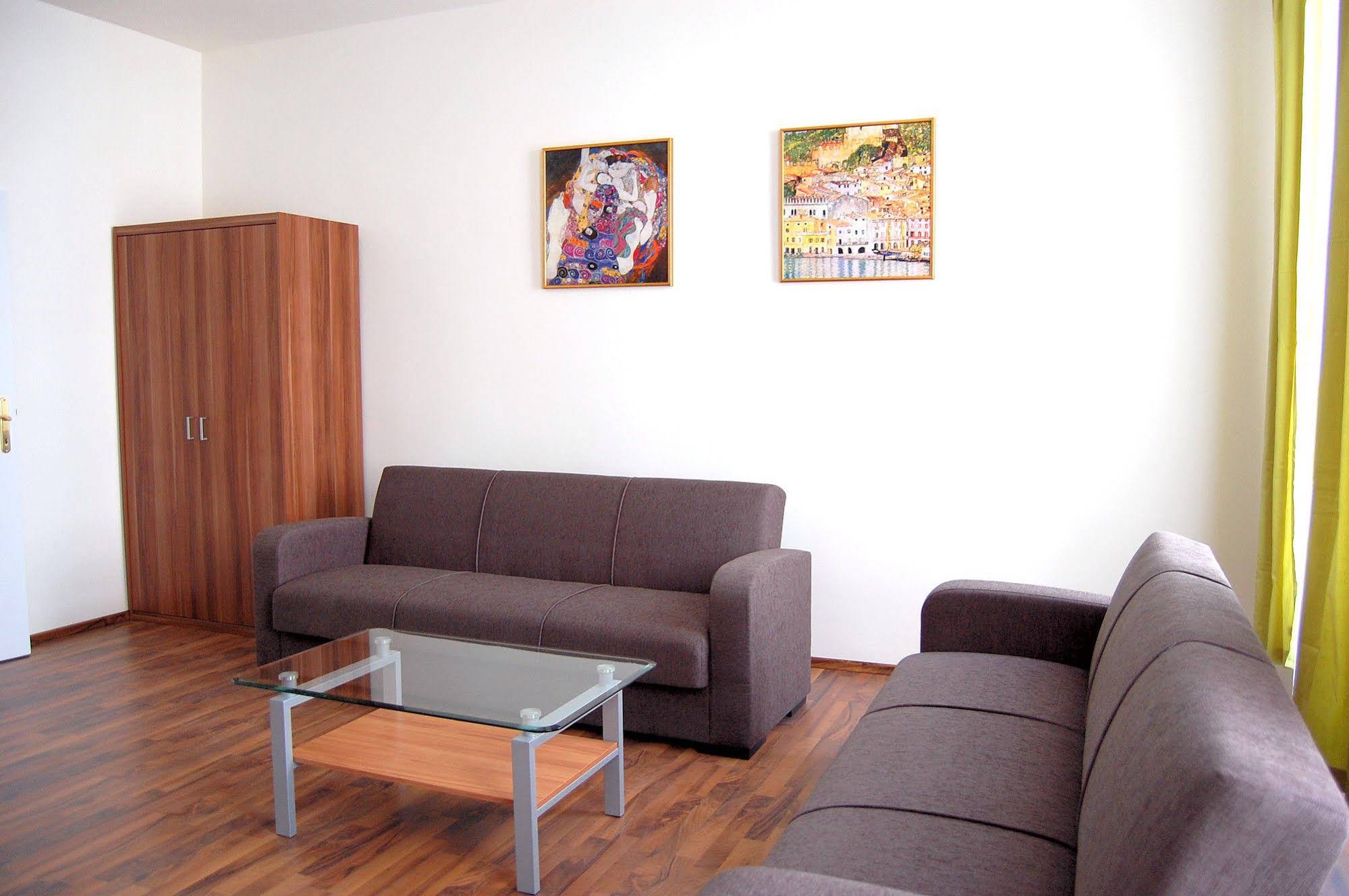 Vienna Family Apartments
