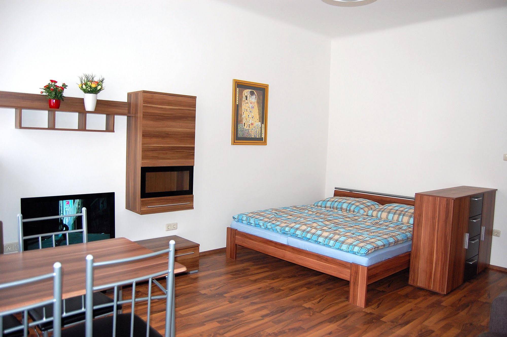 Vienna Family Apartments