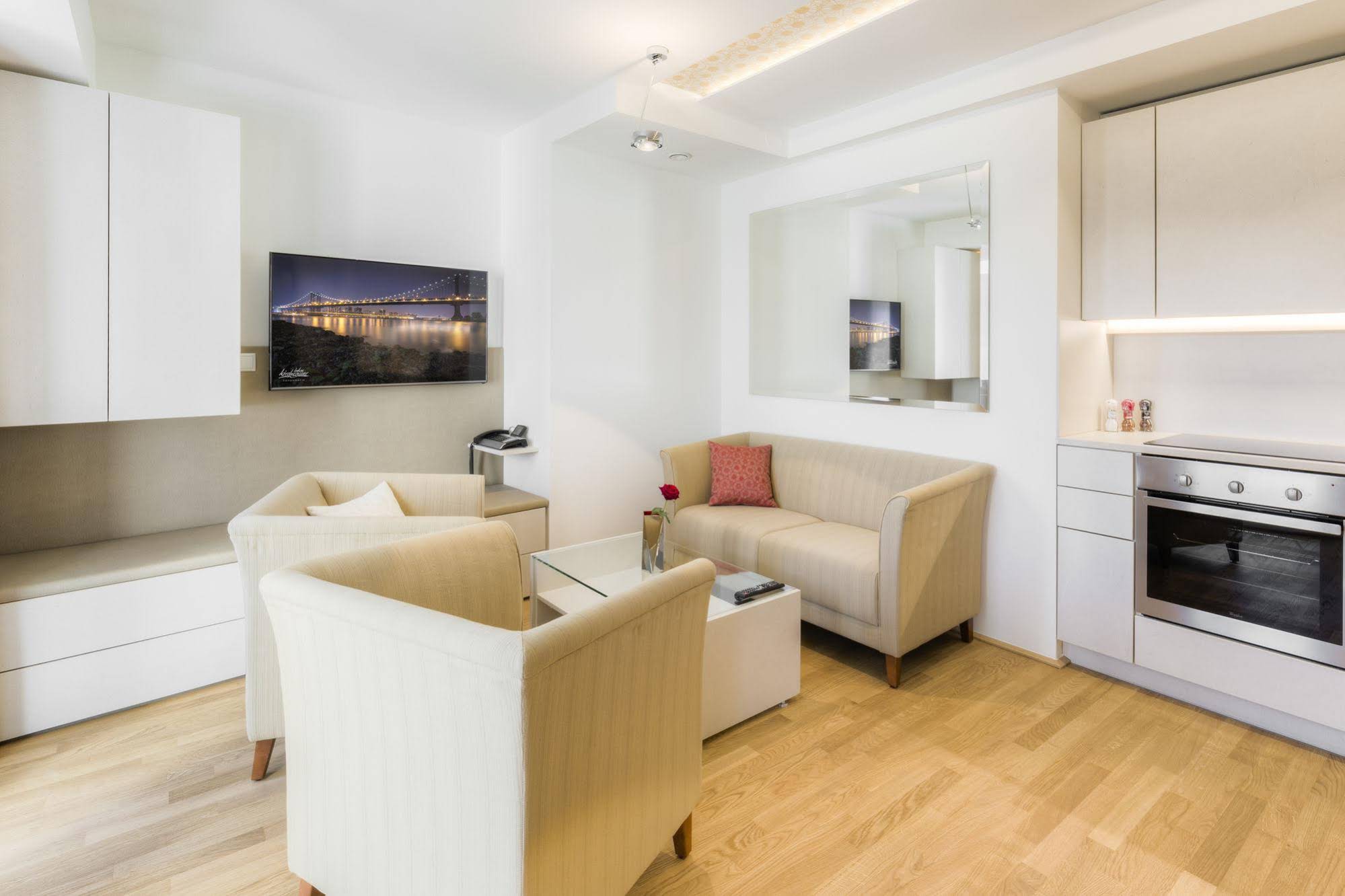 Vienna Grand Apartments