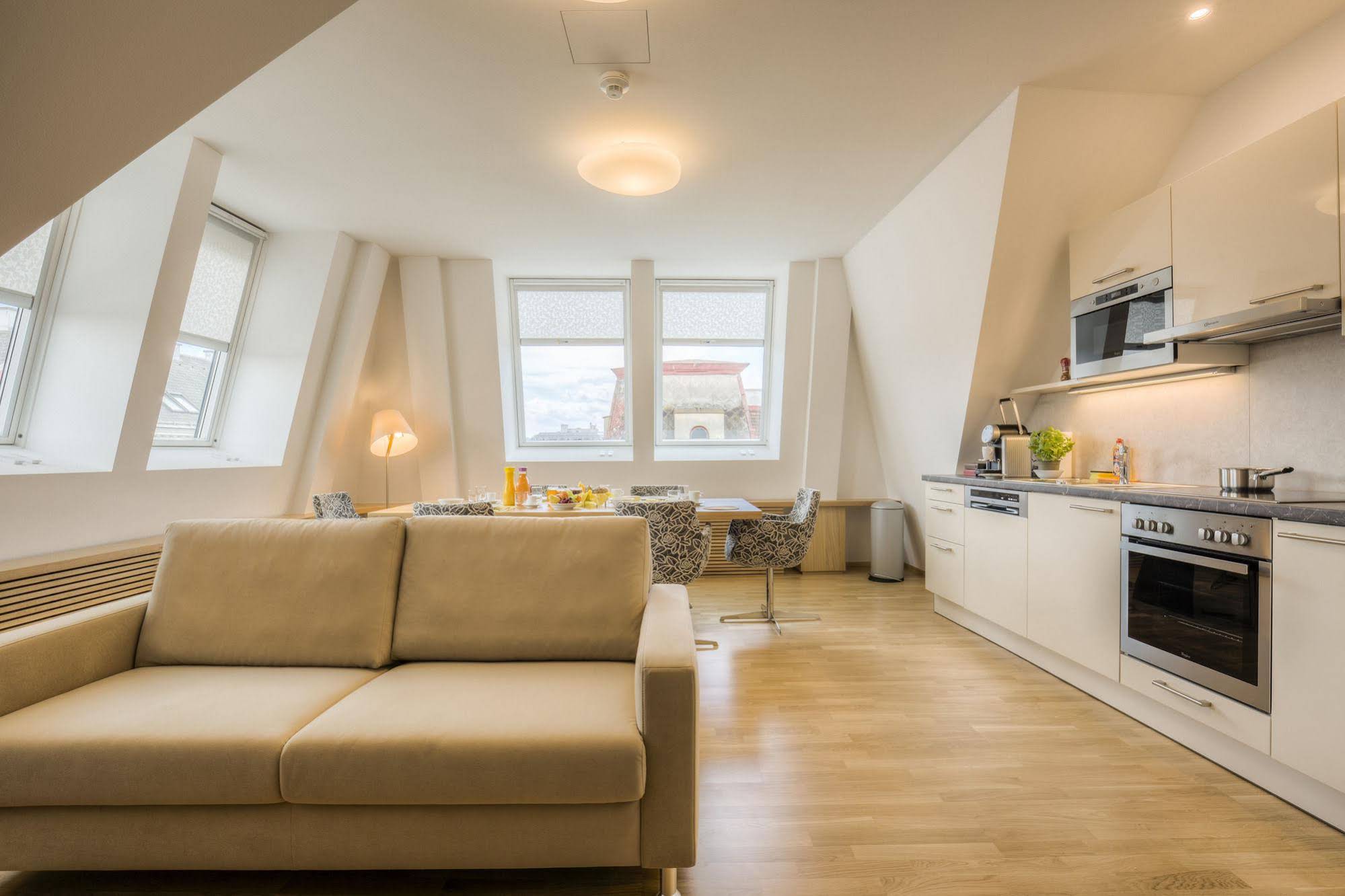 Vienna Grand Apartments City