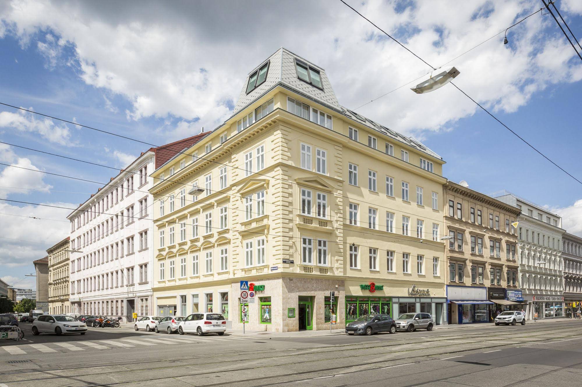 Vienna Grand Apartments City