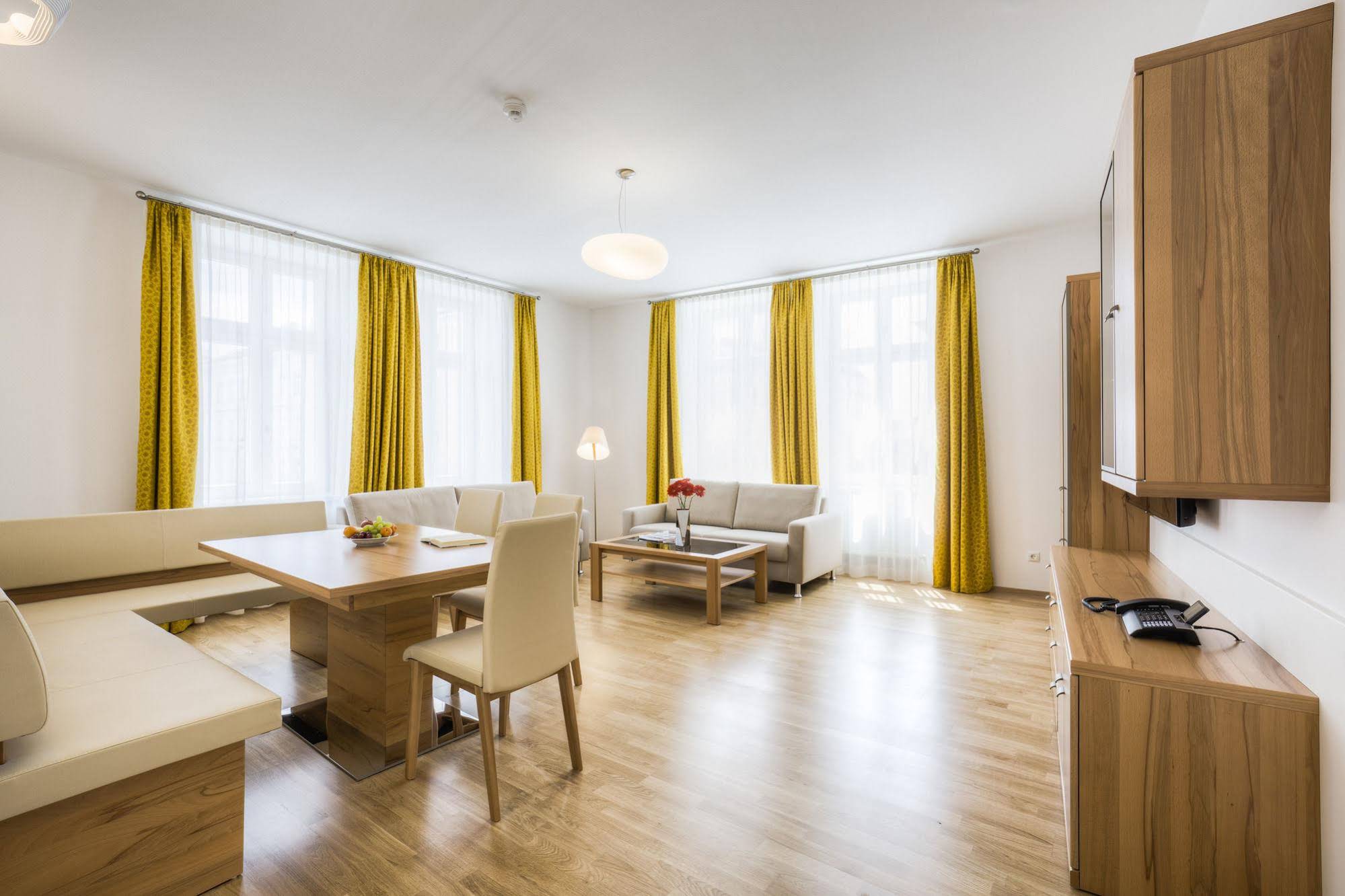 Vienna Grand Apartments City
