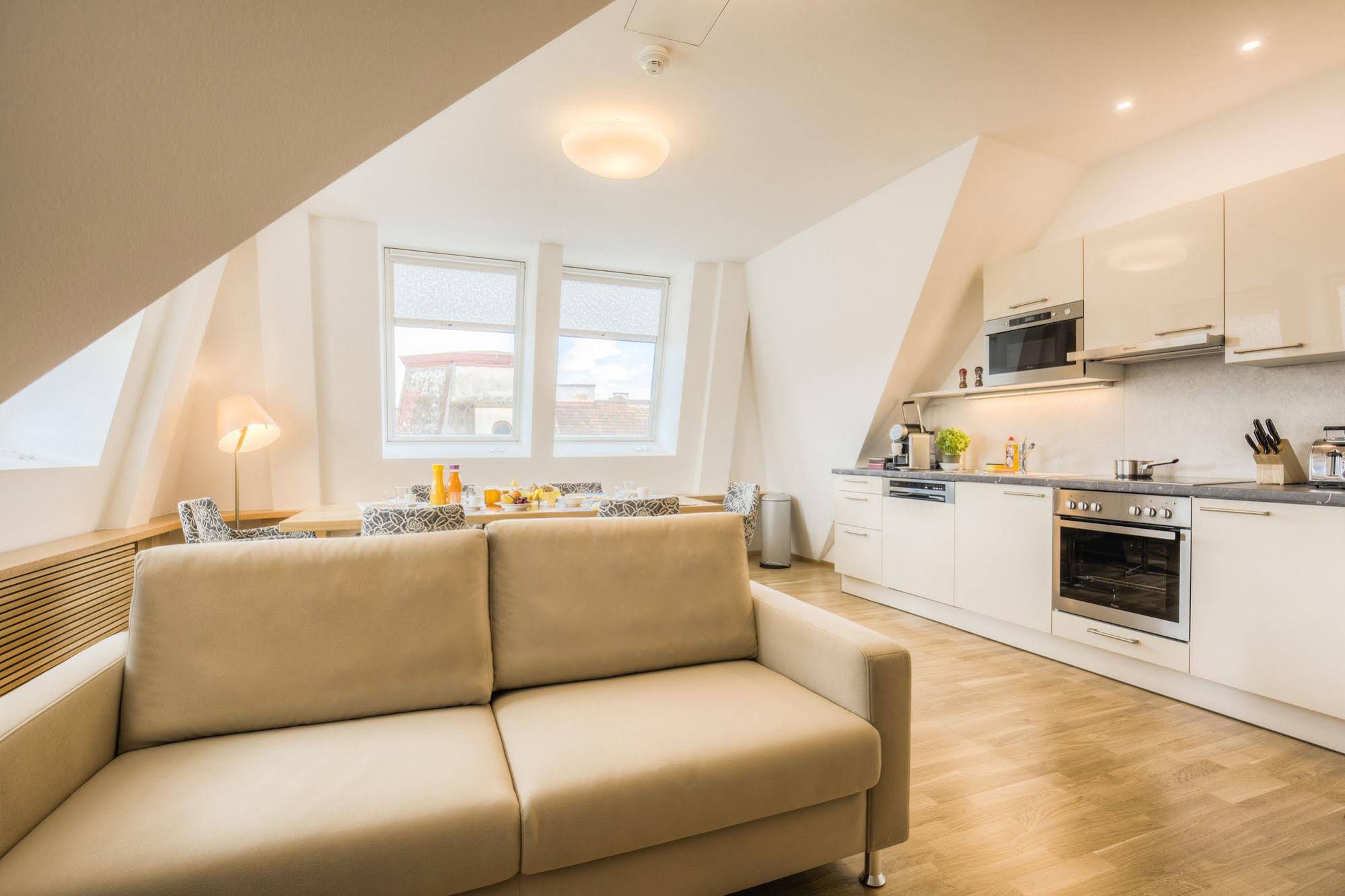 Vienna Grand Apartments City
