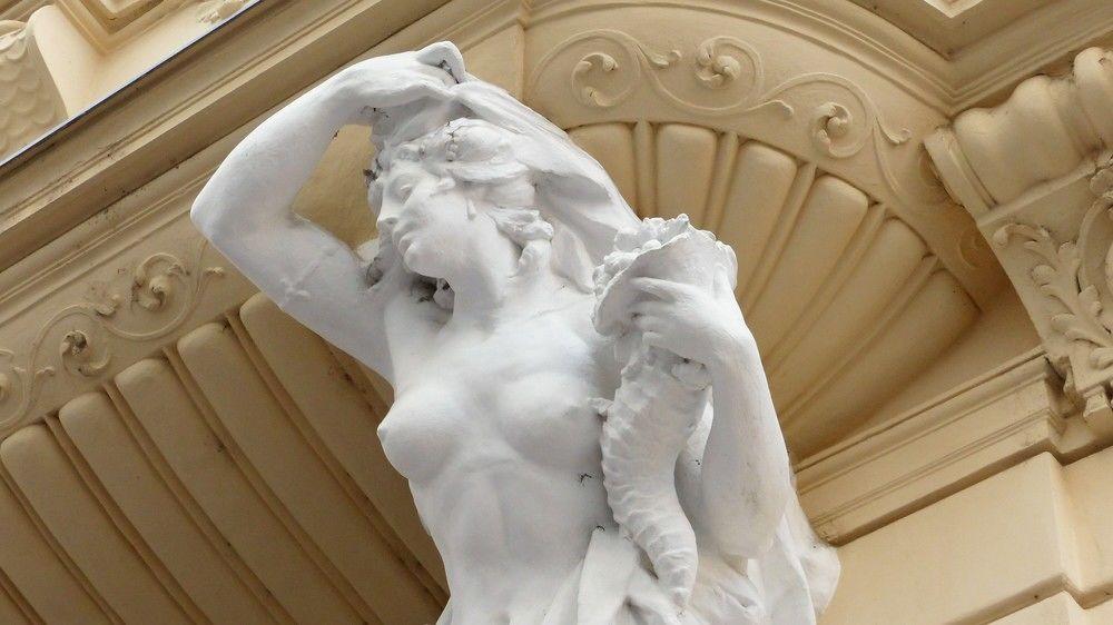 Zur Wiener Staatsoper
