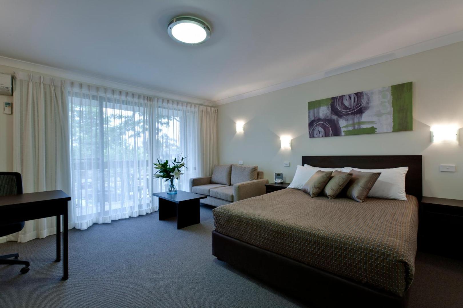 ibis Styles Canberra Tall Trees