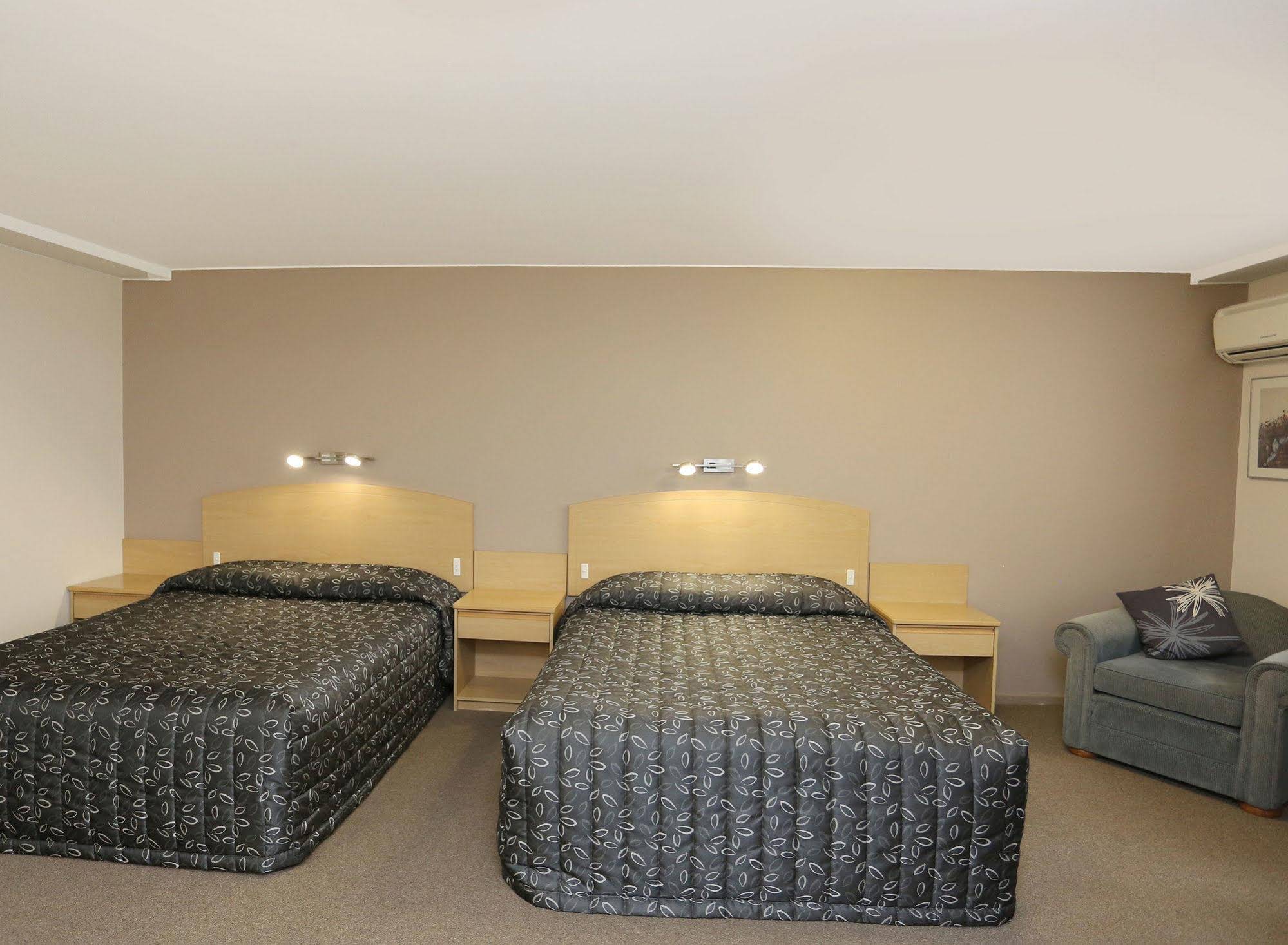 Cosmo Motel Adamstown