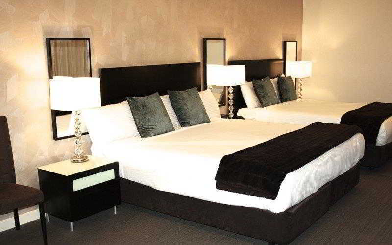 Best Western Plus Hovell Tree Inn