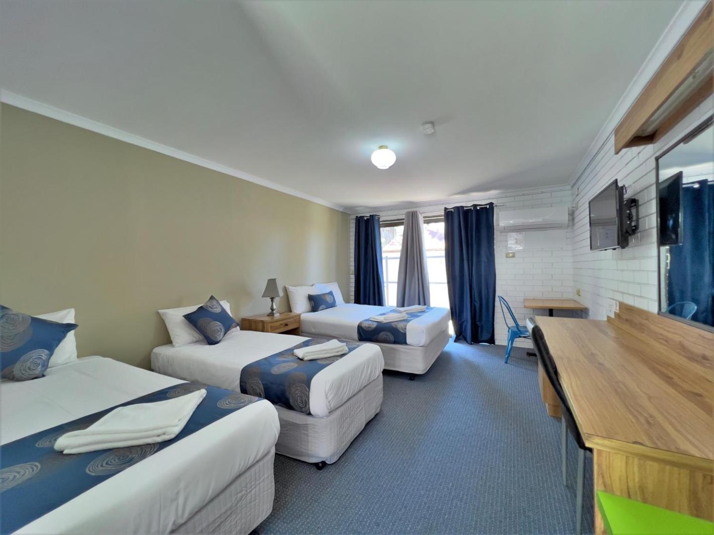 Garden Court Motel