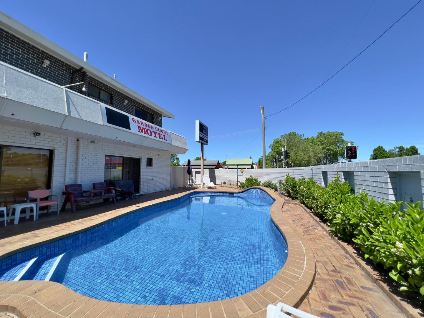 Garden Court Motel