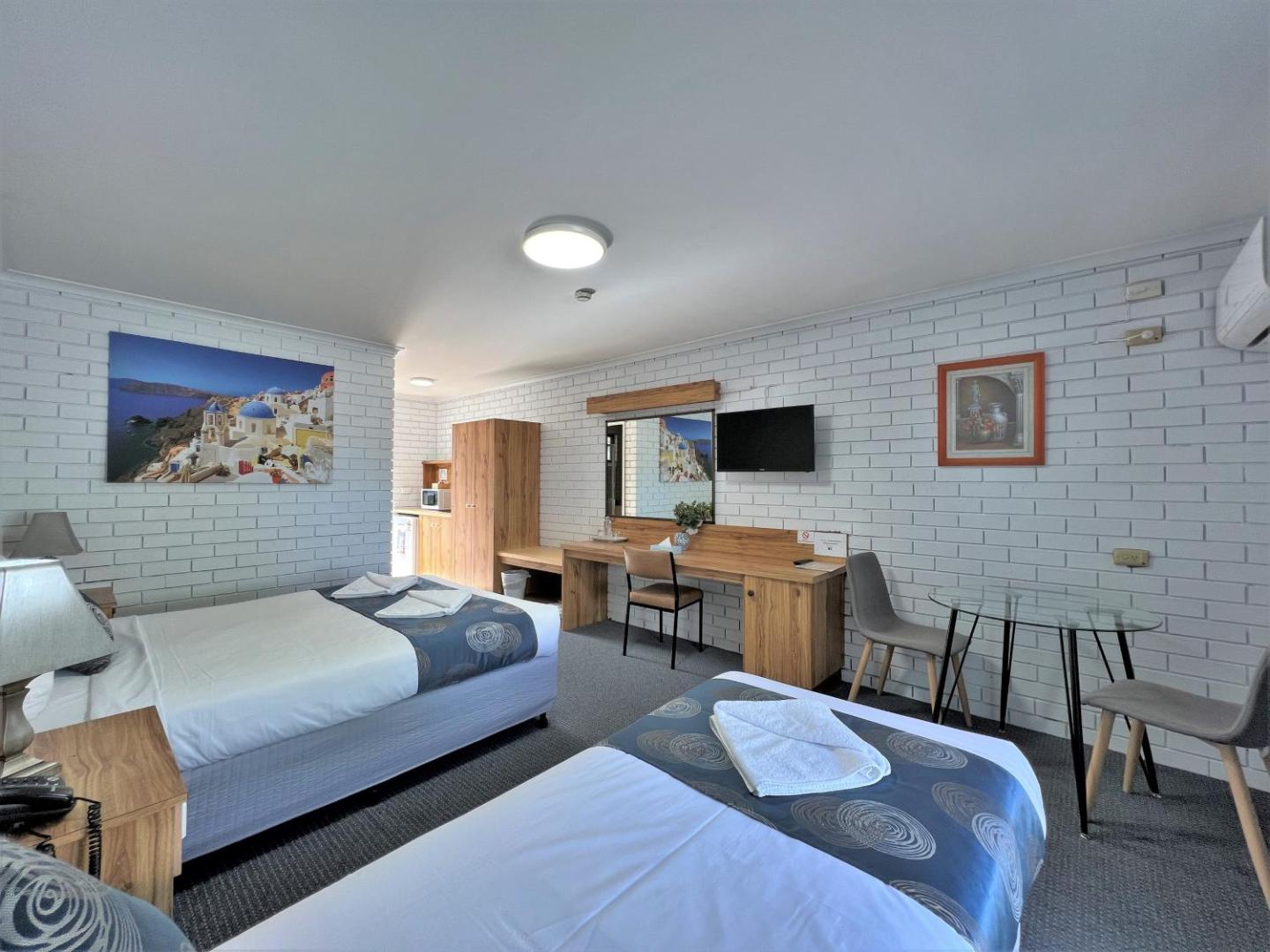 Garden Court Motel