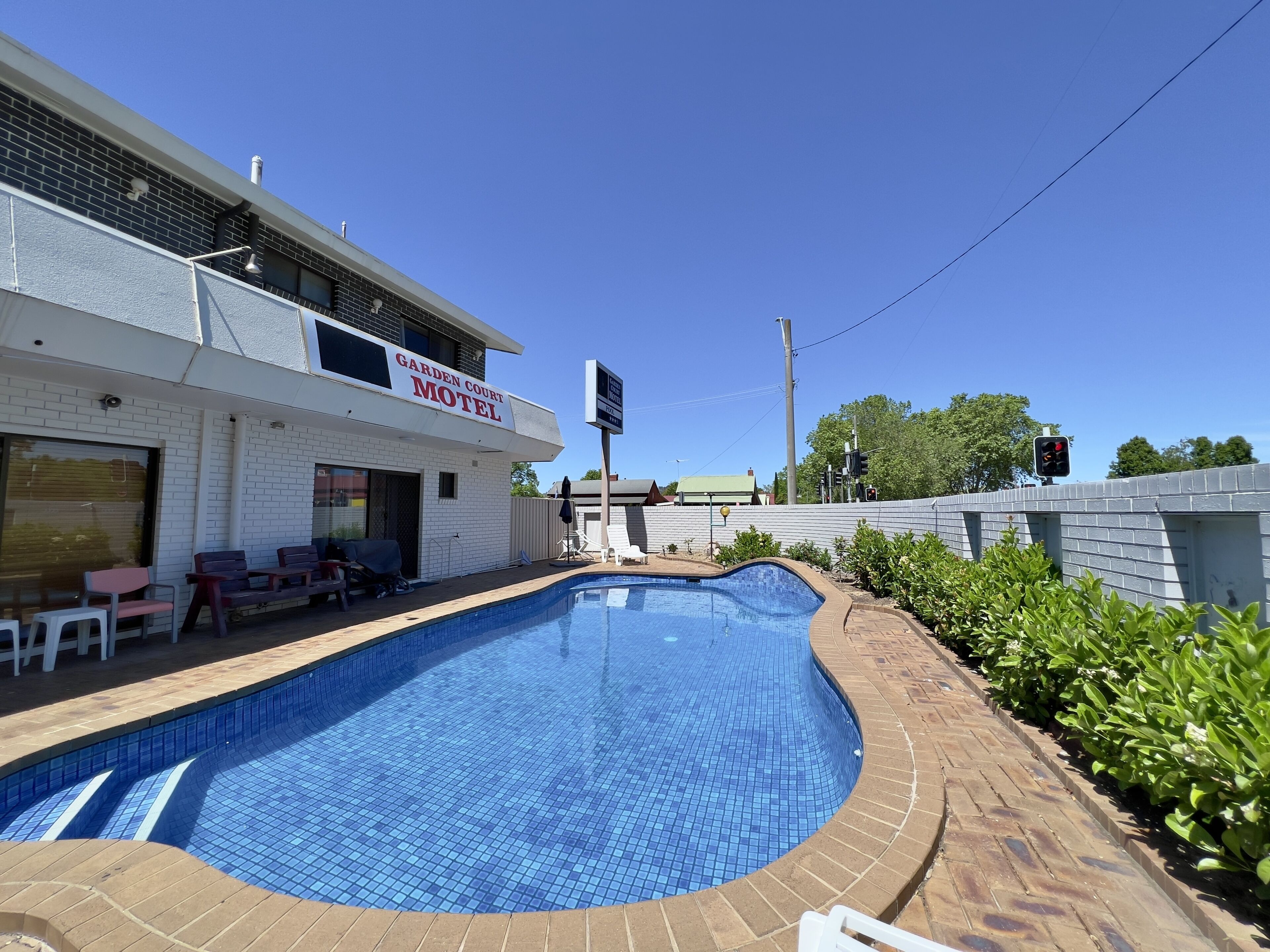 Garden Court Motel