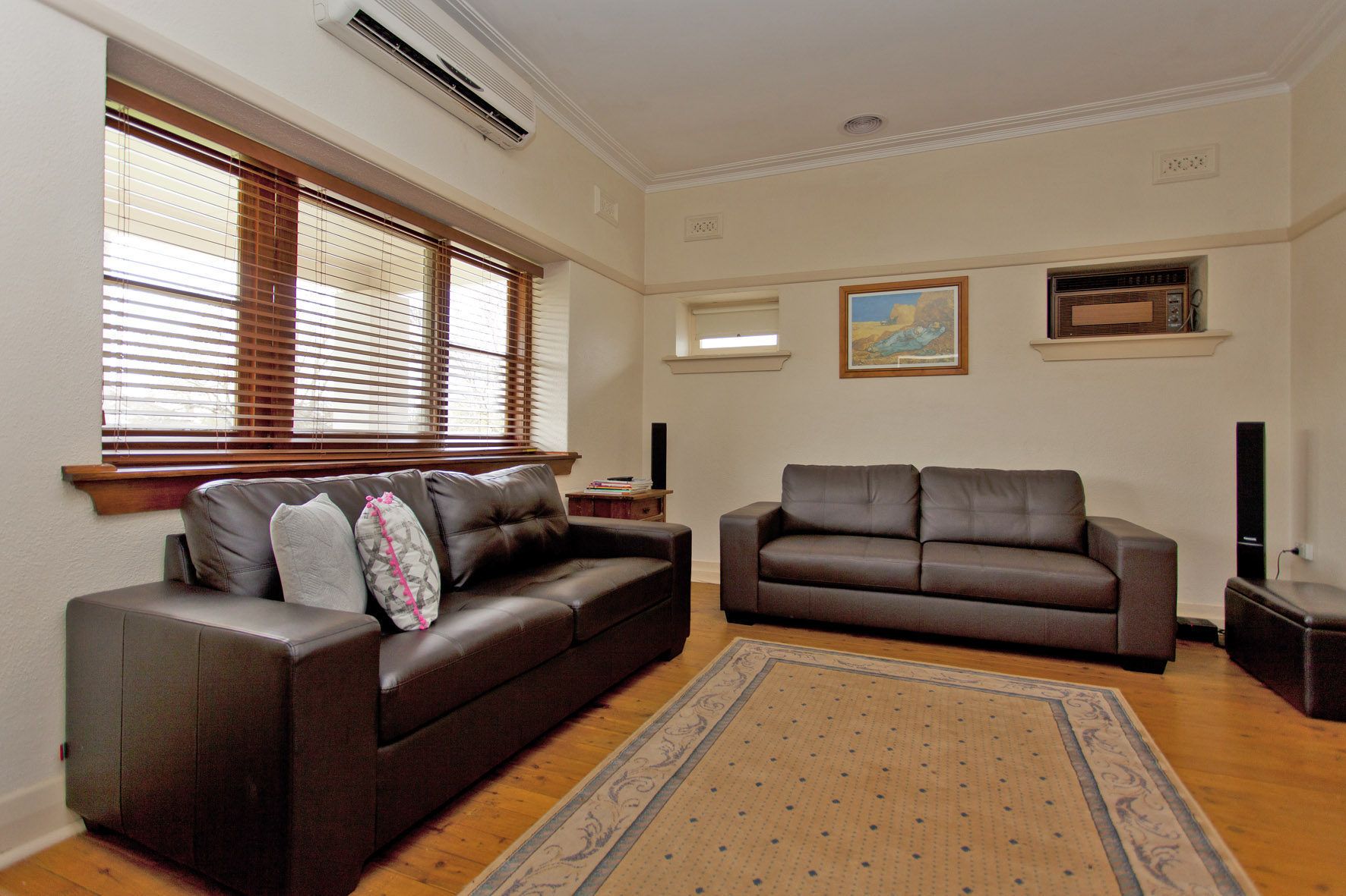 Red Brick Beauty Central Cottage