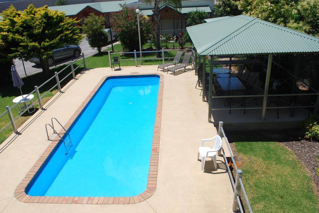 The Hume Inn Motel