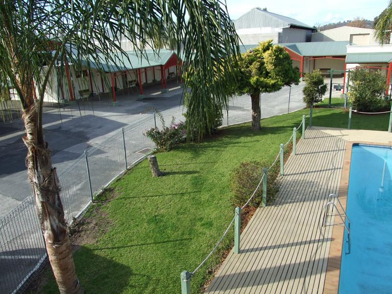 The Hume Inn Motel