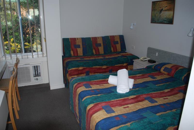 The Hume Inn Motel