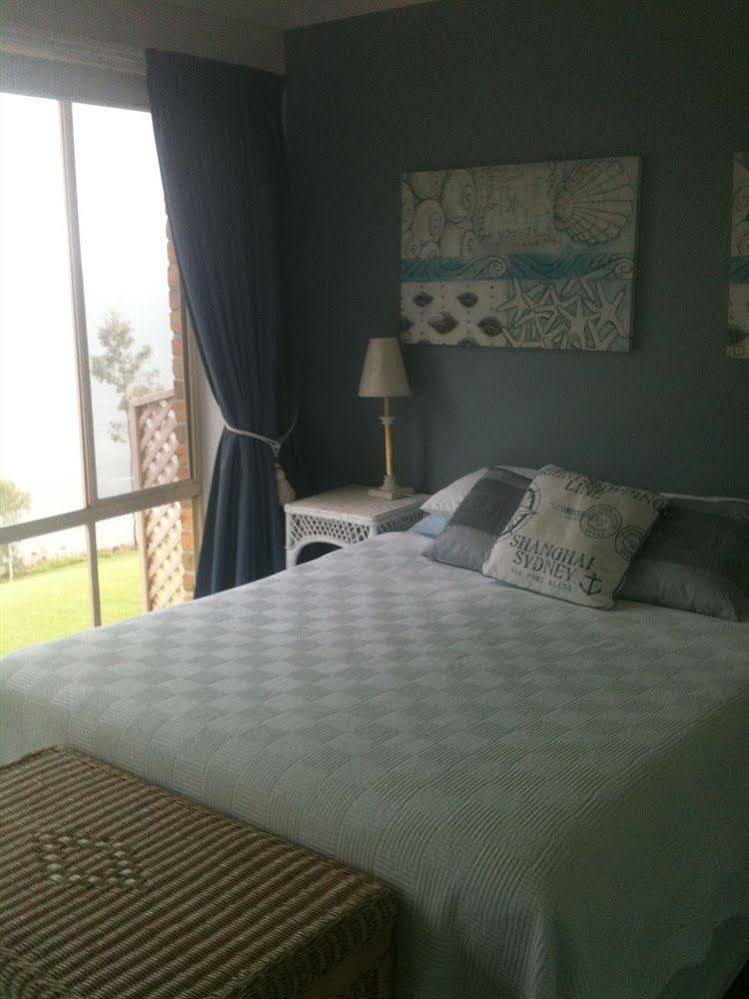 Anne's Waterfront Haven Bed & Breakfast