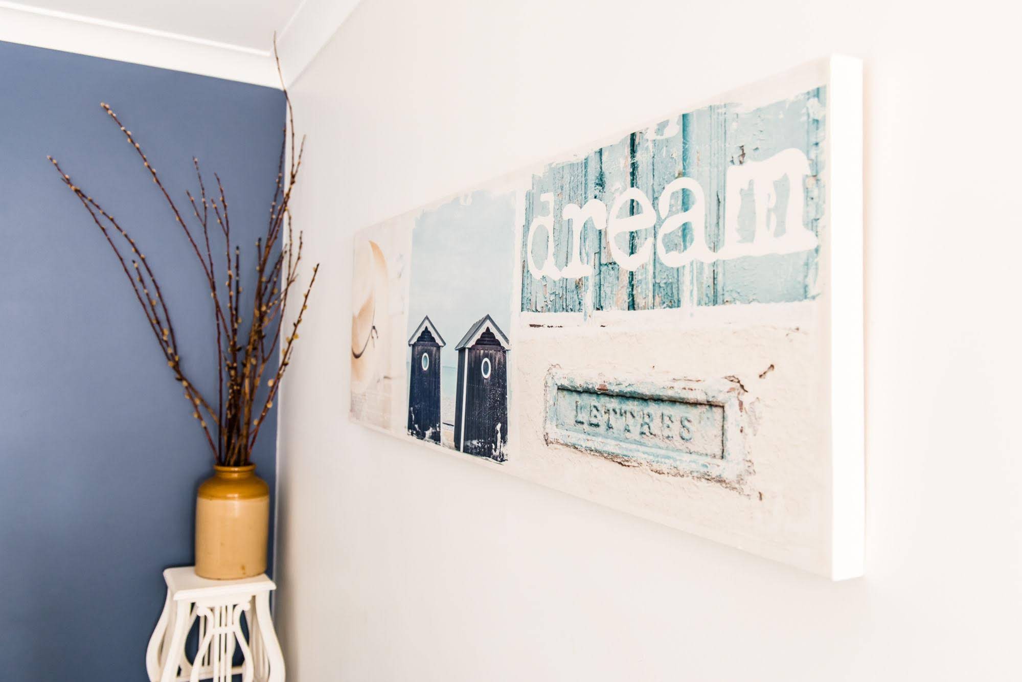 Anne's Waterfront Haven Bed & Breakfast