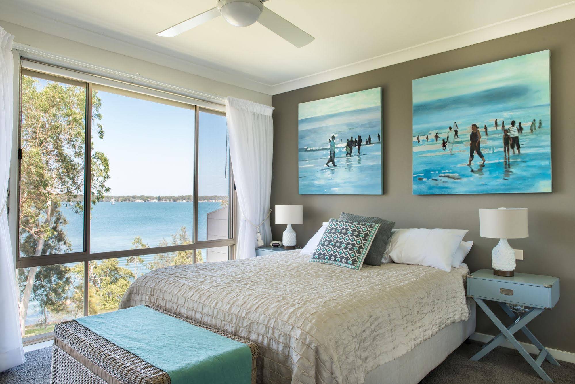 Anne's Waterfront Haven Bed & Breakfast