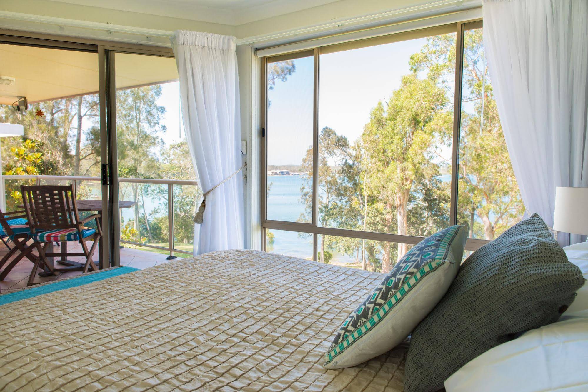 Anne's Waterfront Haven Bed & Breakfast