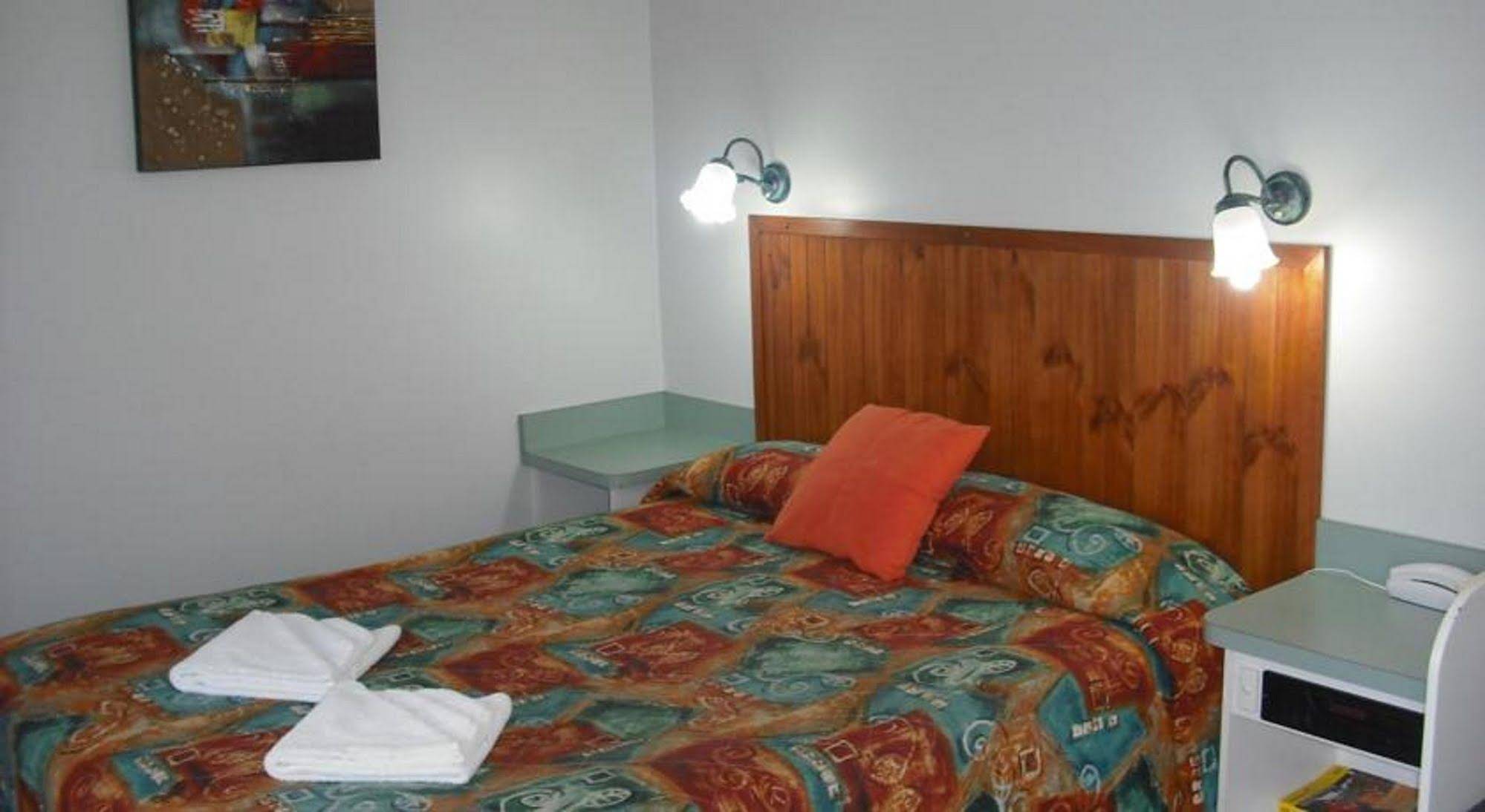 Alluna Motel