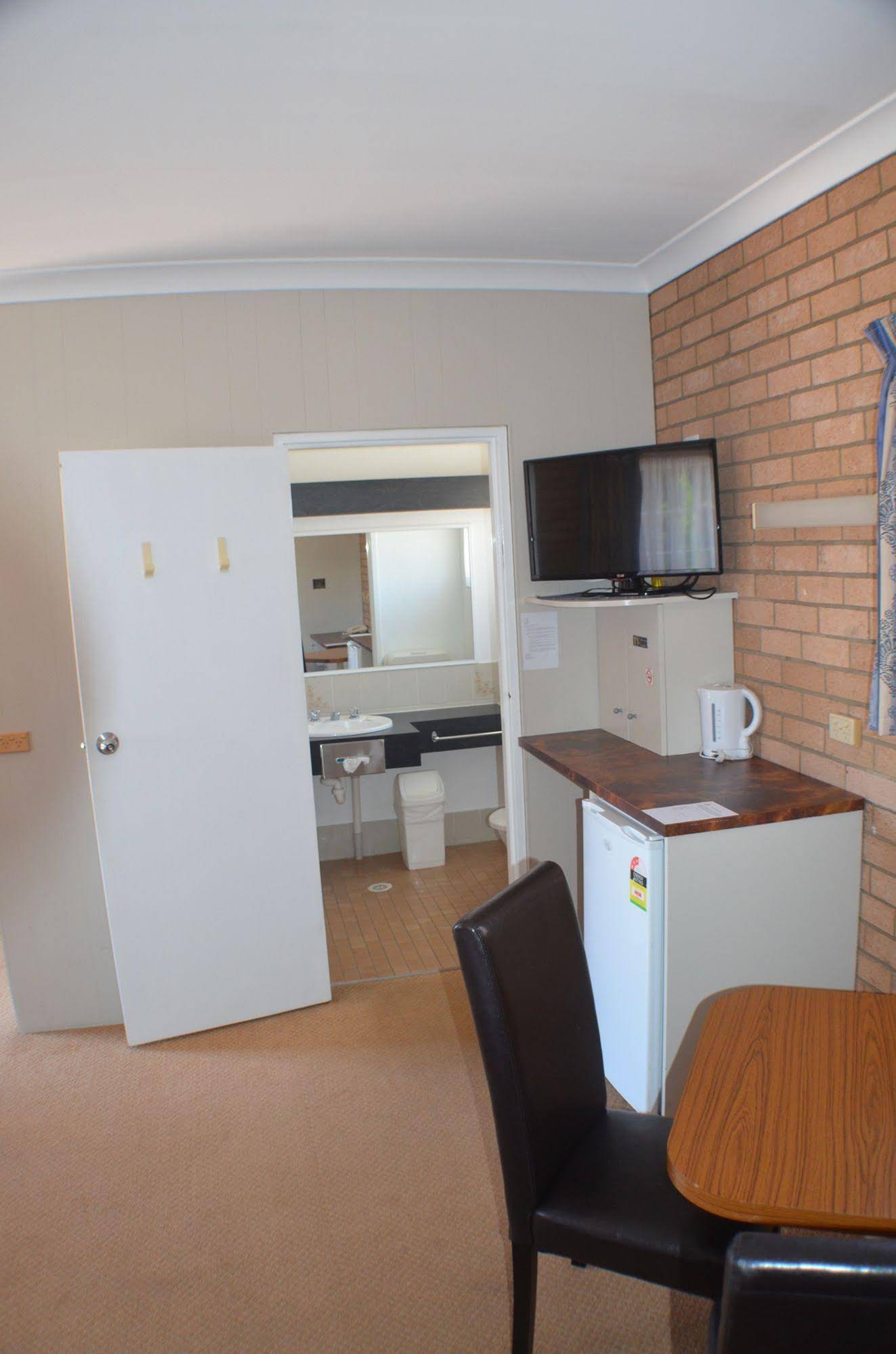 Deer Park Motor Inn & Restaurant Armidale