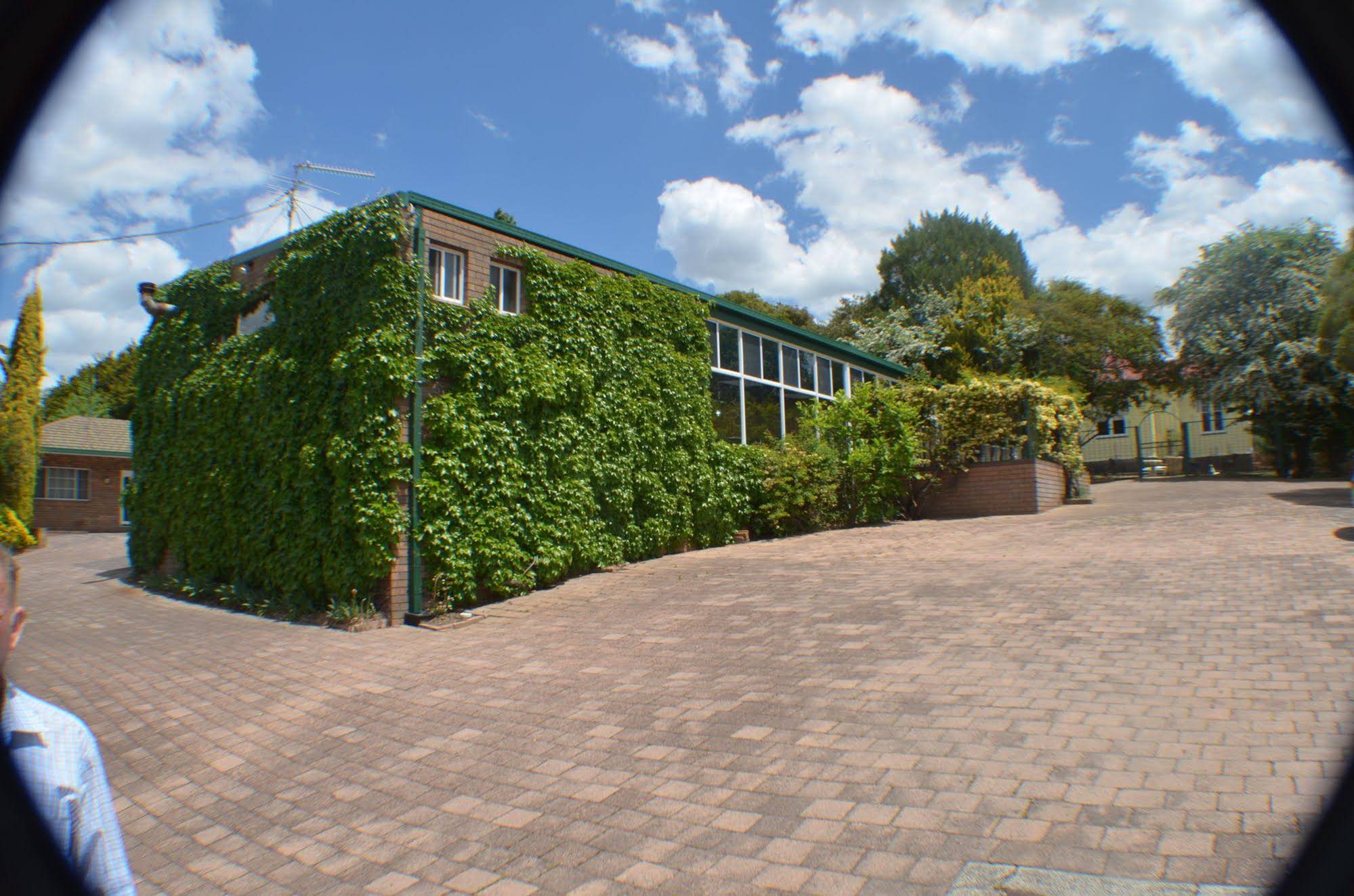Deer Park Motor Inn & Restaurant Armidale