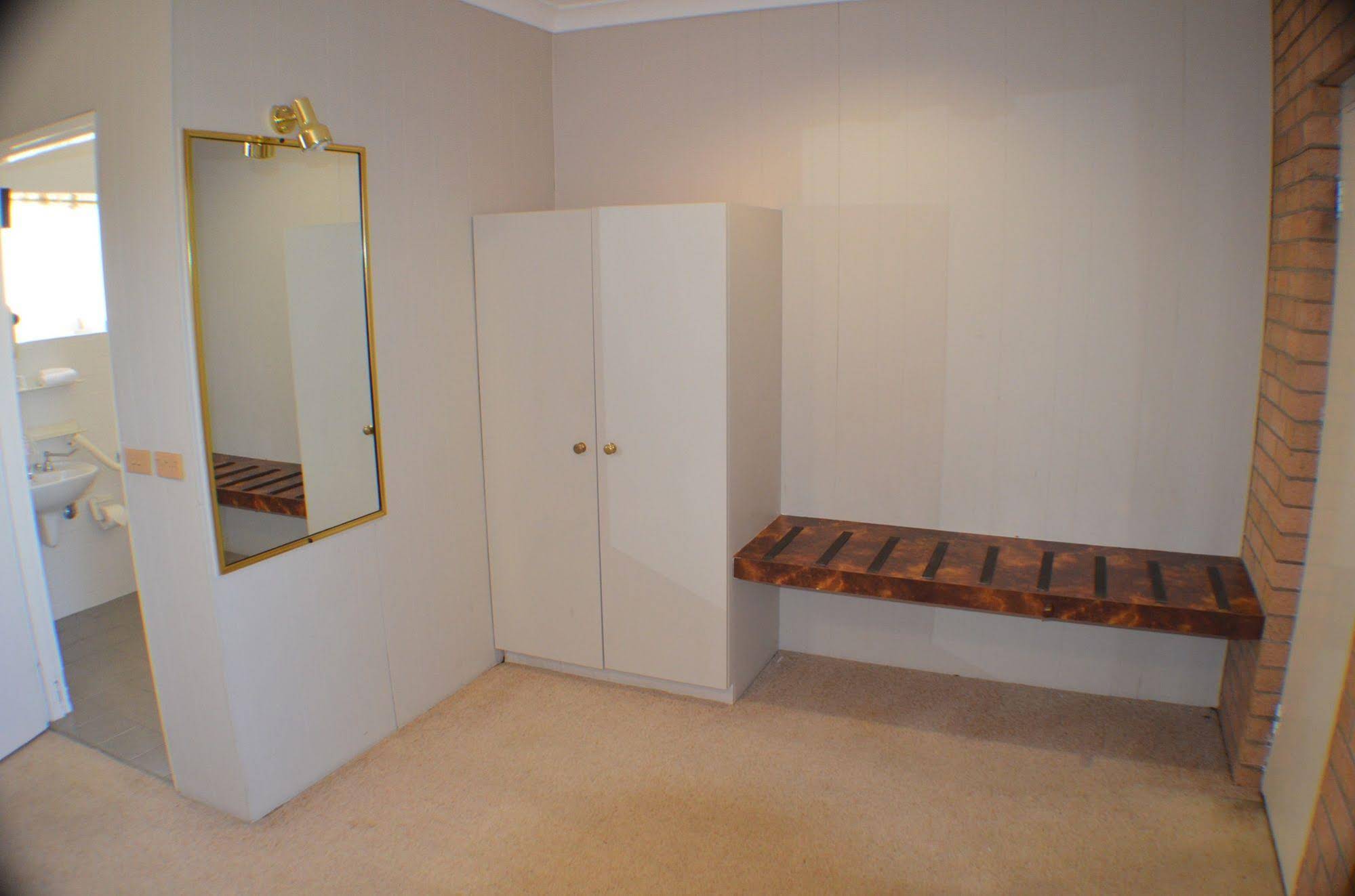Deer Park Motor Inn & Restaurant Armidale