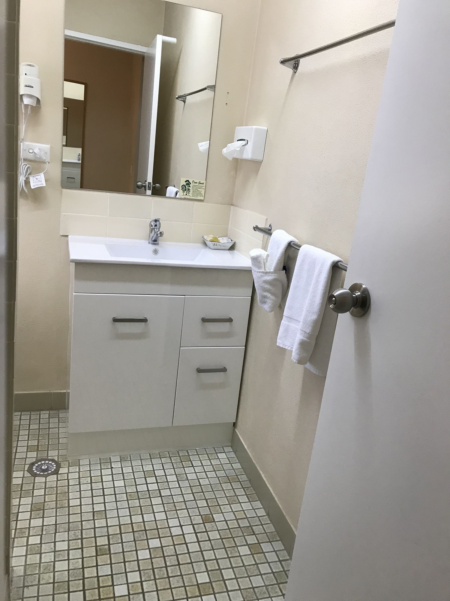 Hideaway Motor Inn