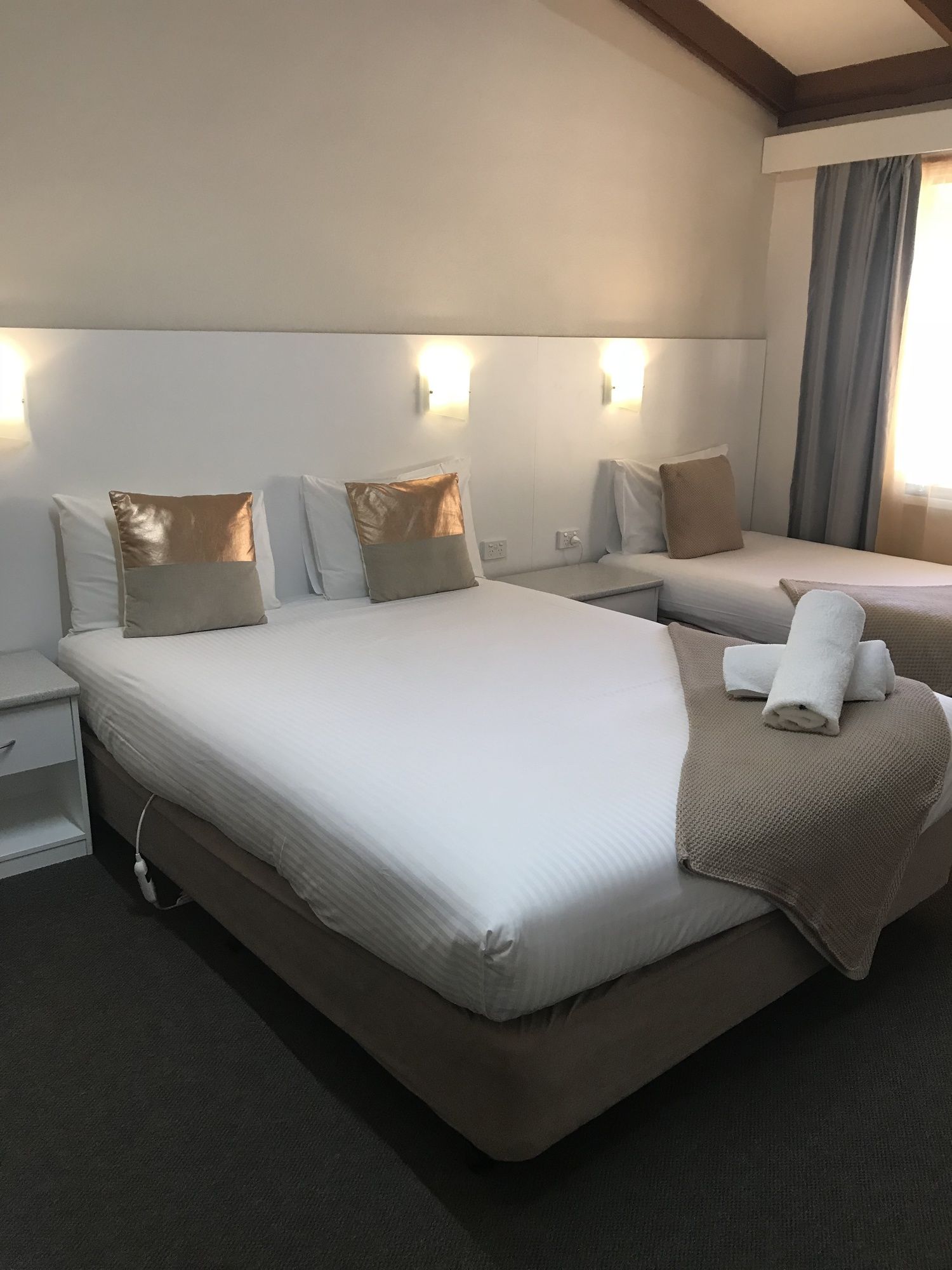 Hideaway Motor Inn