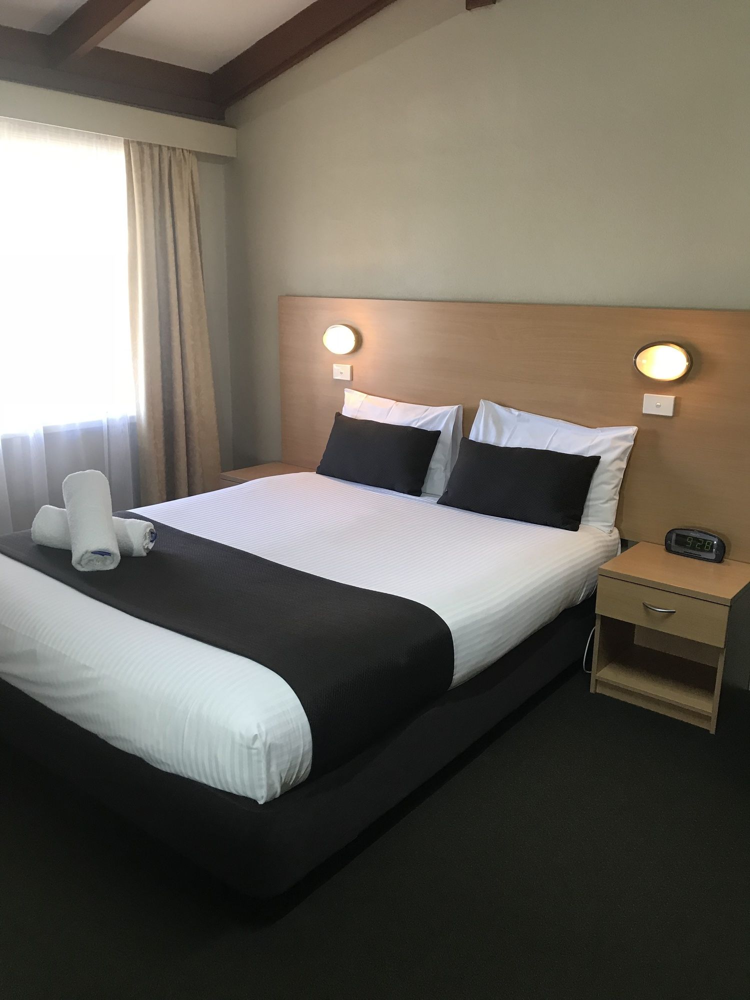 Hideaway Motor Inn