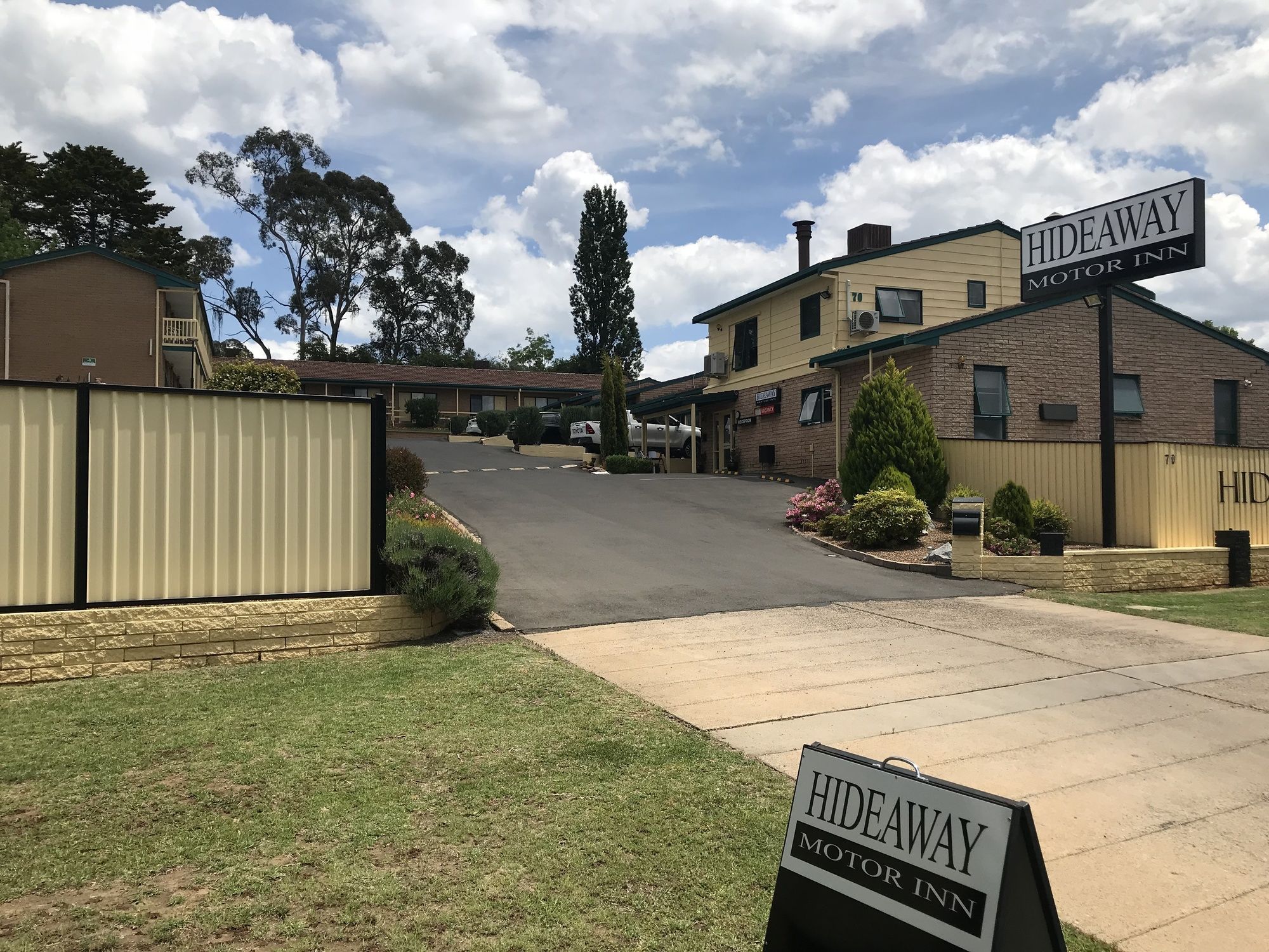 Hideaway Motor Inn