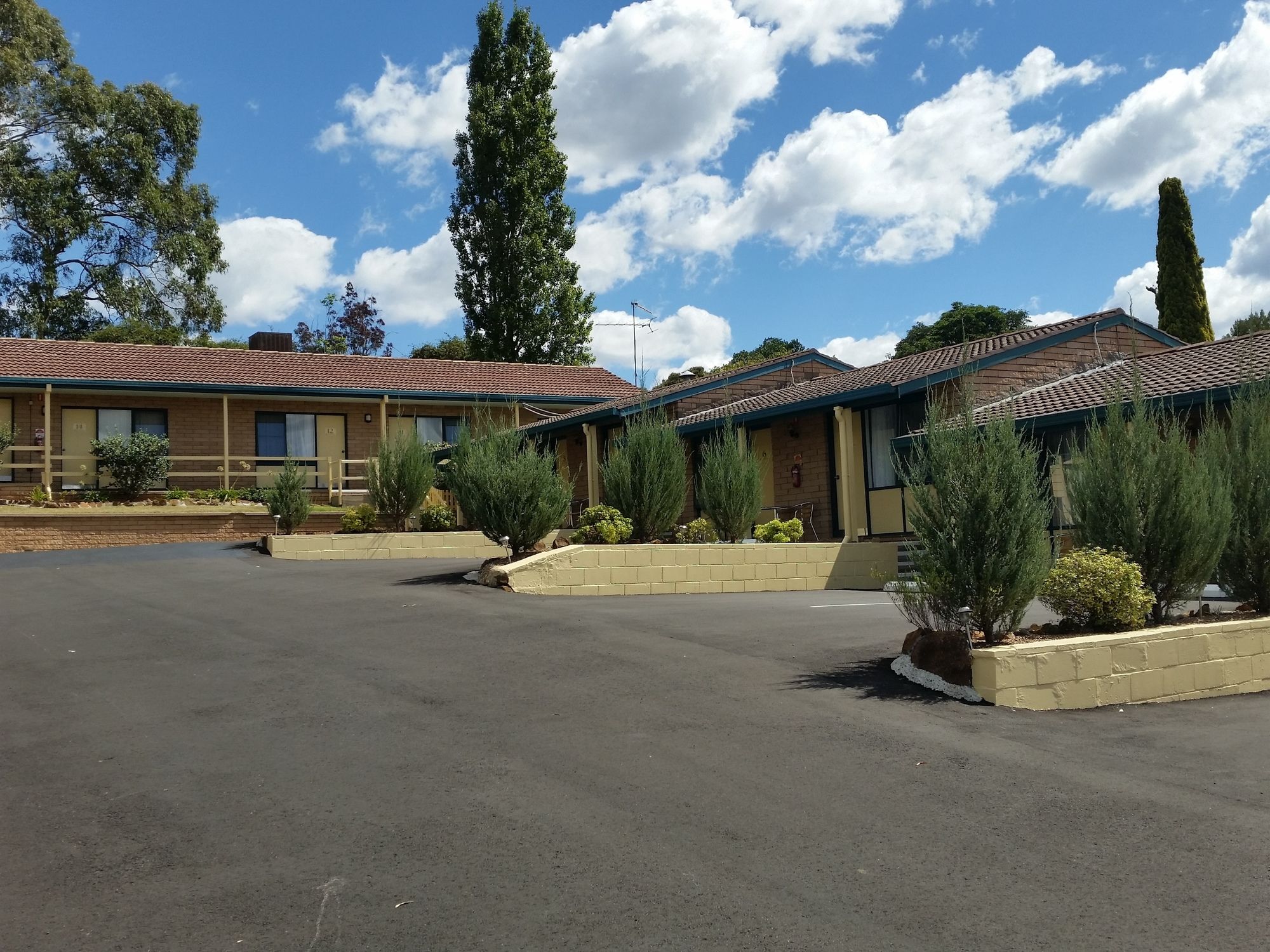 Hideaway Motor Inn