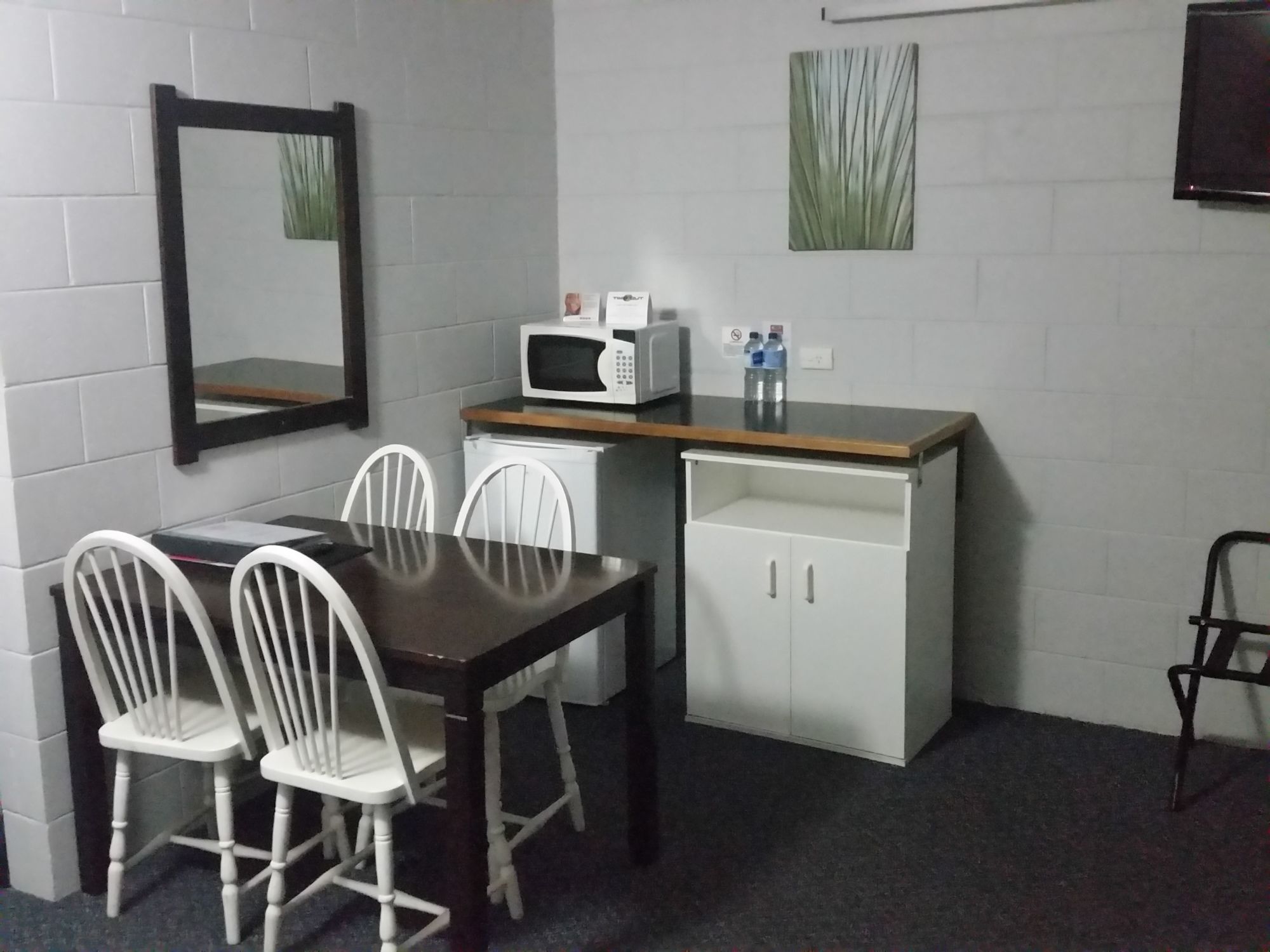 Hideaway Motor Inn