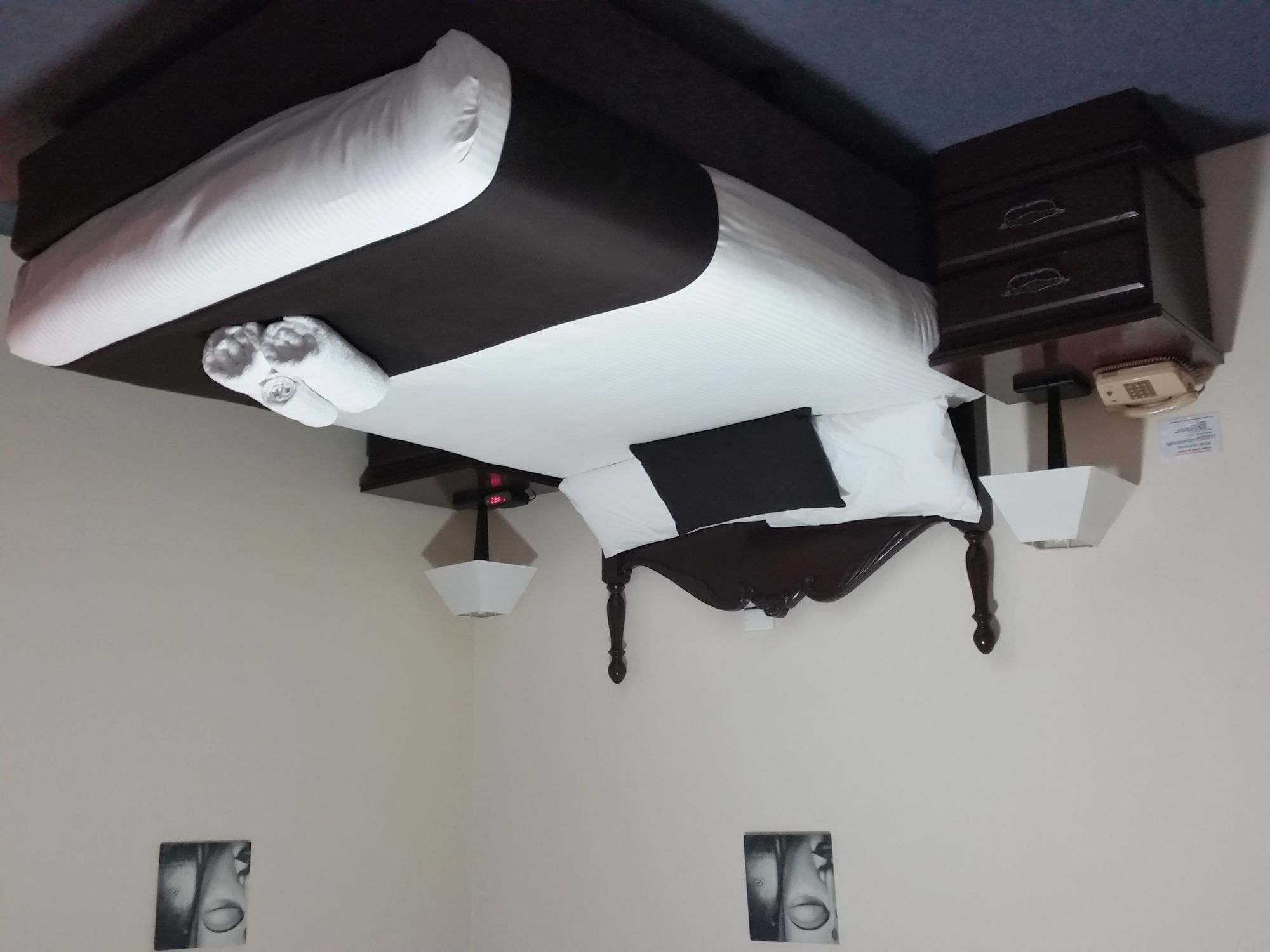 Hideaway Motor Inn