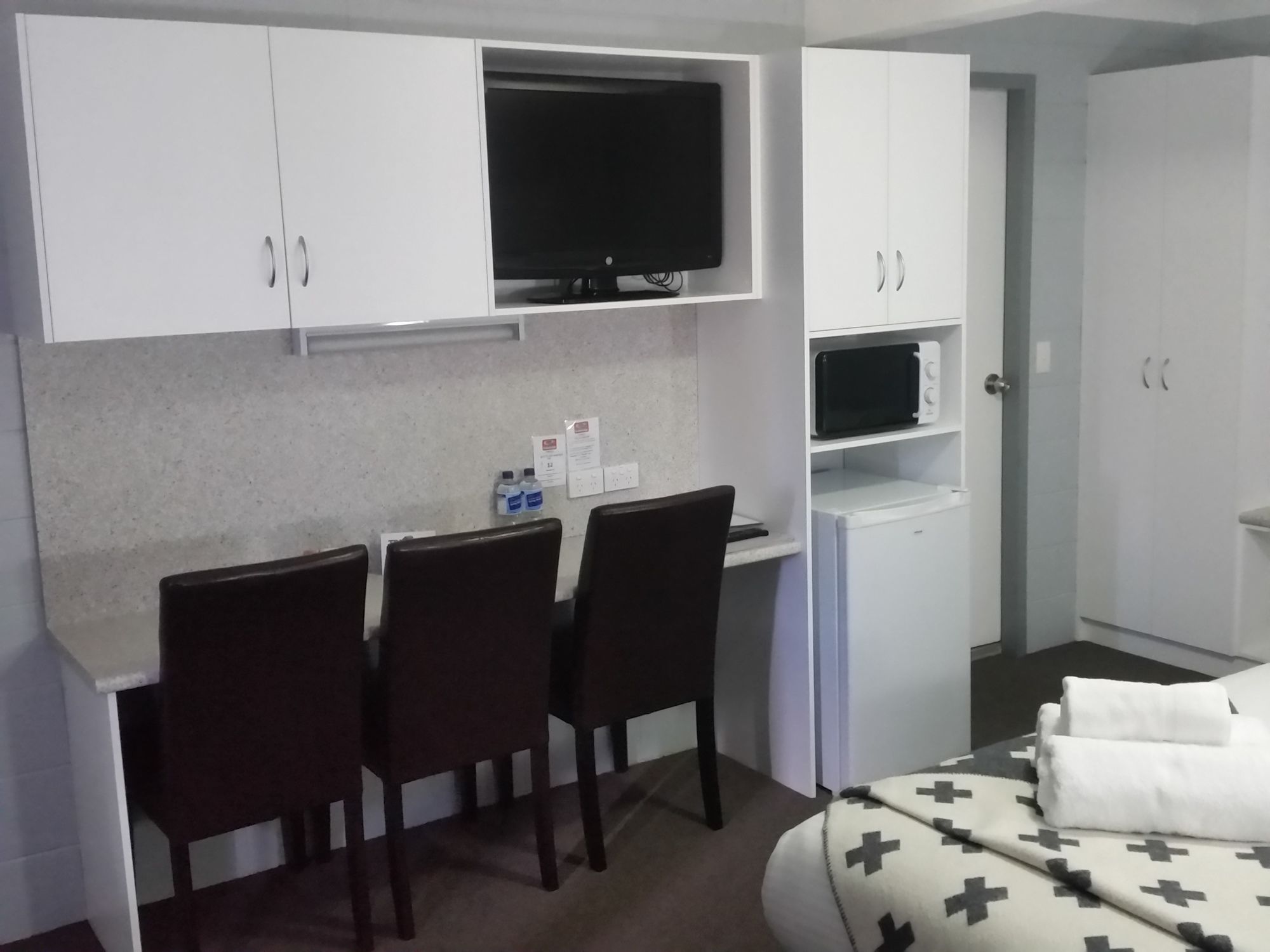 Hideaway Motor Inn