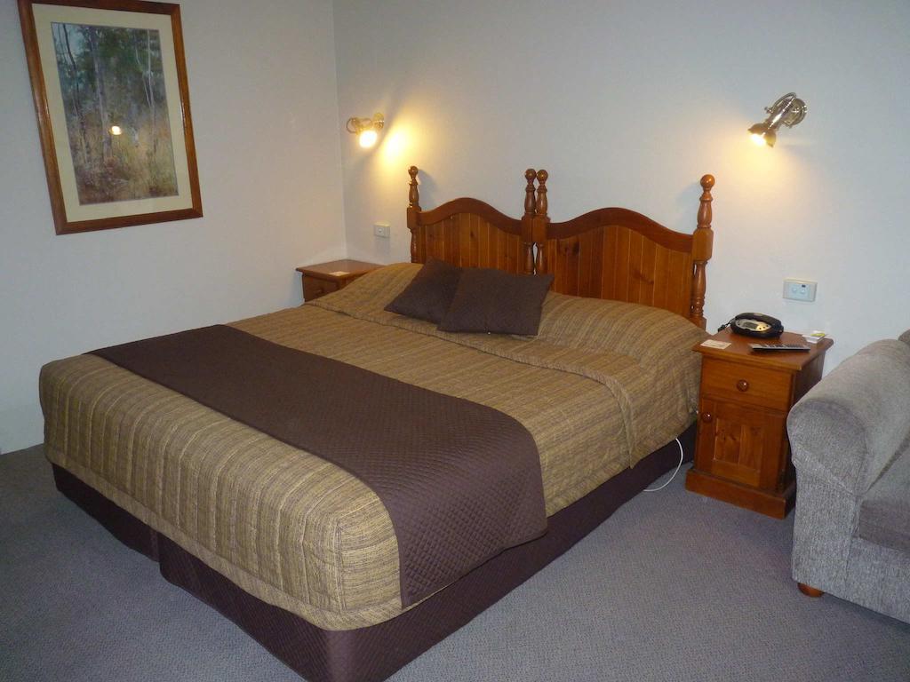New England Motor Inn