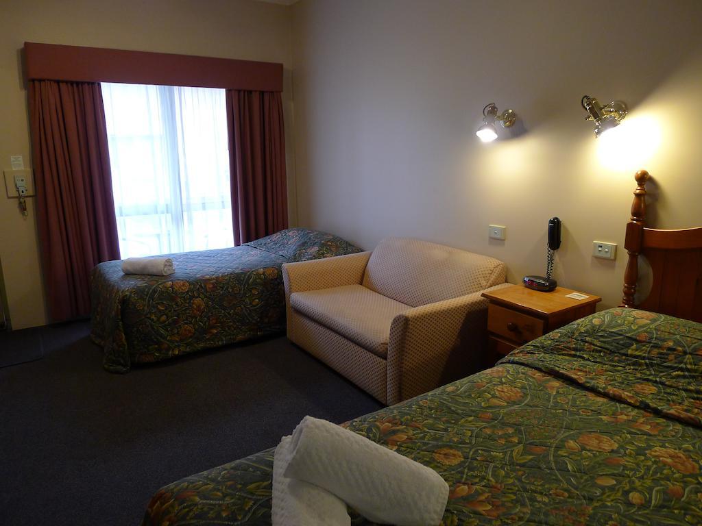 New England Motor Inn