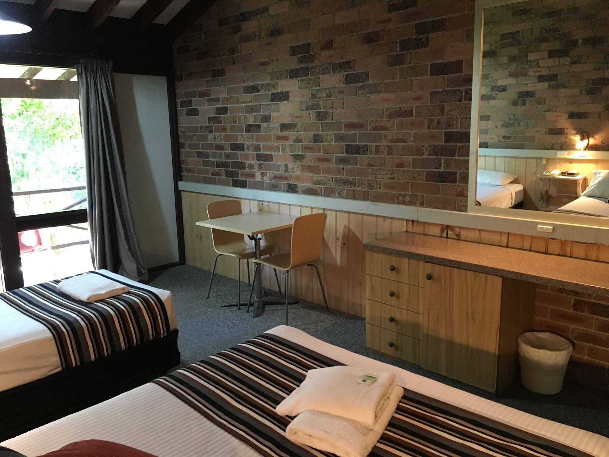 Avoca Beach Hotel