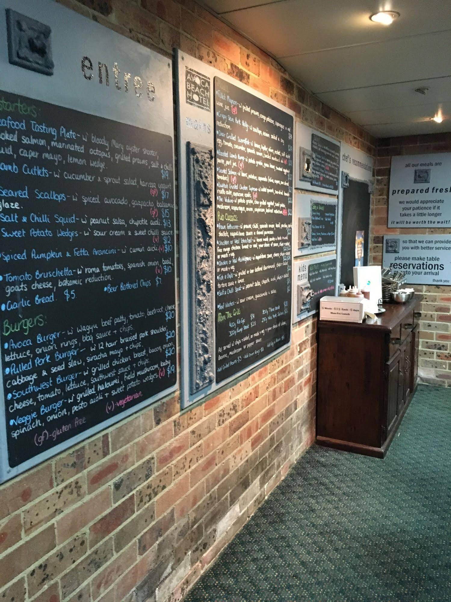 Avoca Beach Hotel
